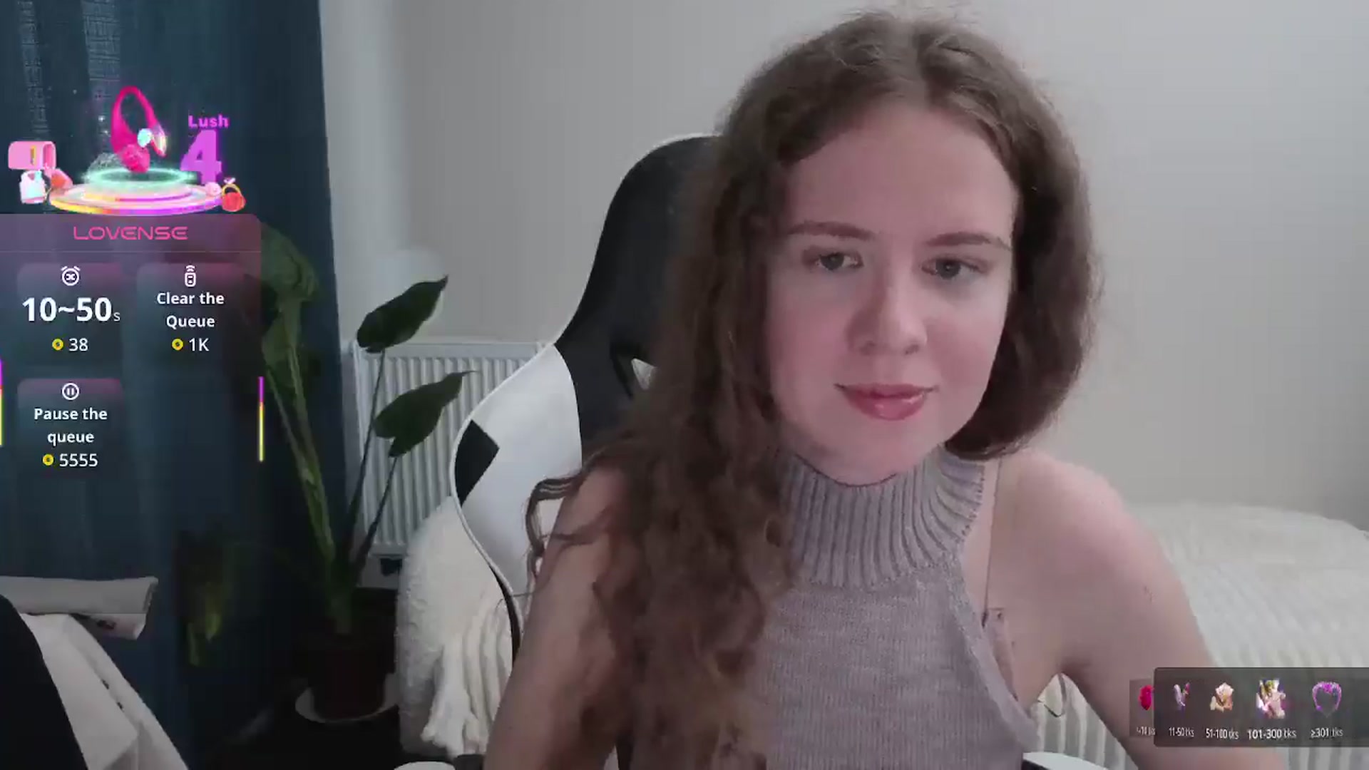 Gallery image thumbnail from BlueFlowerr's myfreecams stream on, 10/04/2025, 16:37 image 2 of 20