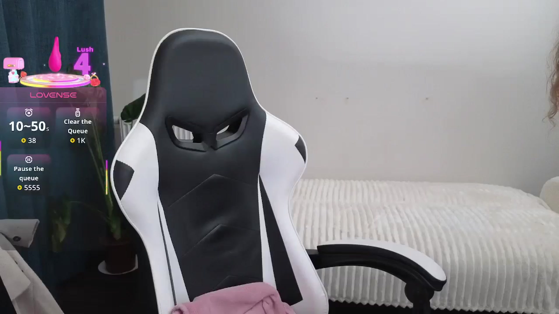 Gallery image thumbnail from BlueFlowerr's myfreecams stream on, 10/04/2025, 20:46 image 4 of 20