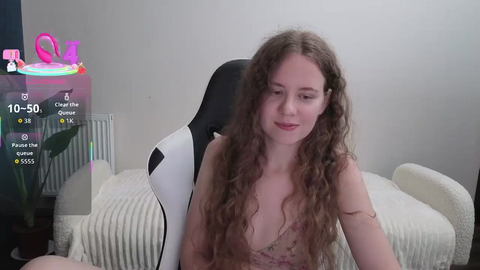 Gallery image thumbnail from BlueFlowerr's myfreecams stream on, 10/04/2025, 22:59 image 18 of 20