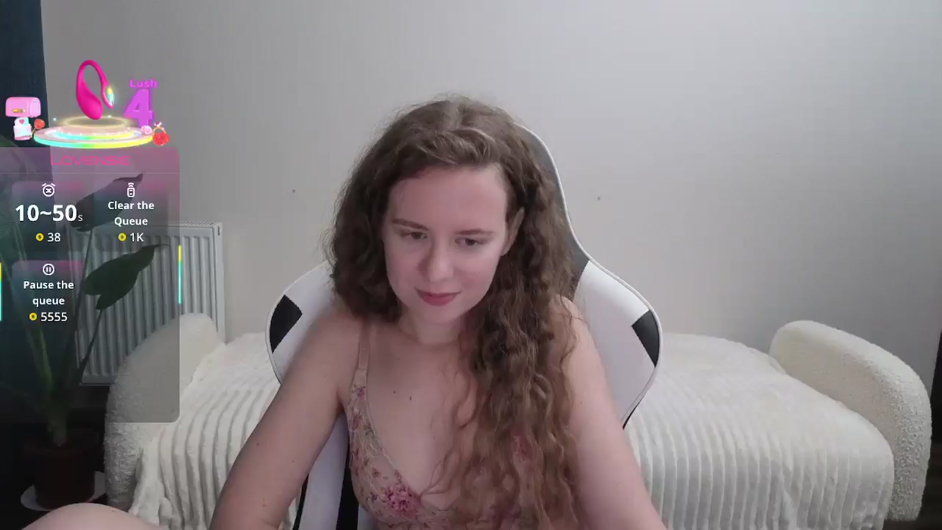 Gallery image thumbnail from BlueFlowerr's myfreecams stream on, 10/04/2025, 22:59 image 9 of 20