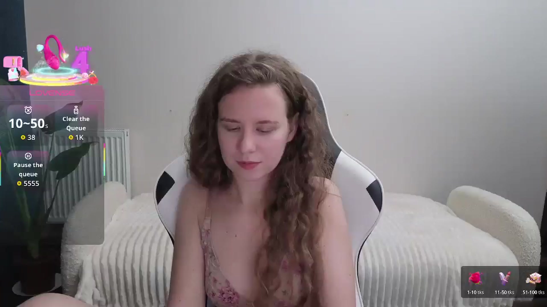 Gallery image thumbnail from BlueFlowerr's myfreecams stream on, 10/04/2025, 22:59 image 10 of 20