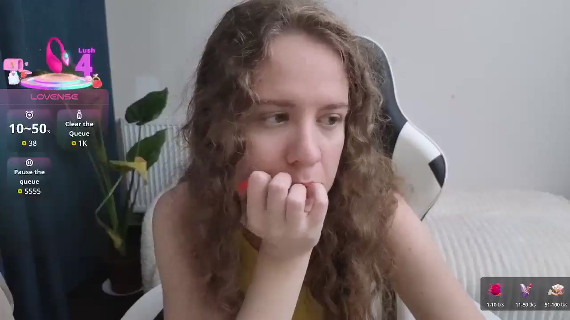 Gallery image thumbnail from BlueFlowerr's myfreecams stream on, 10/09/2025, 17:10 image 6 of 20