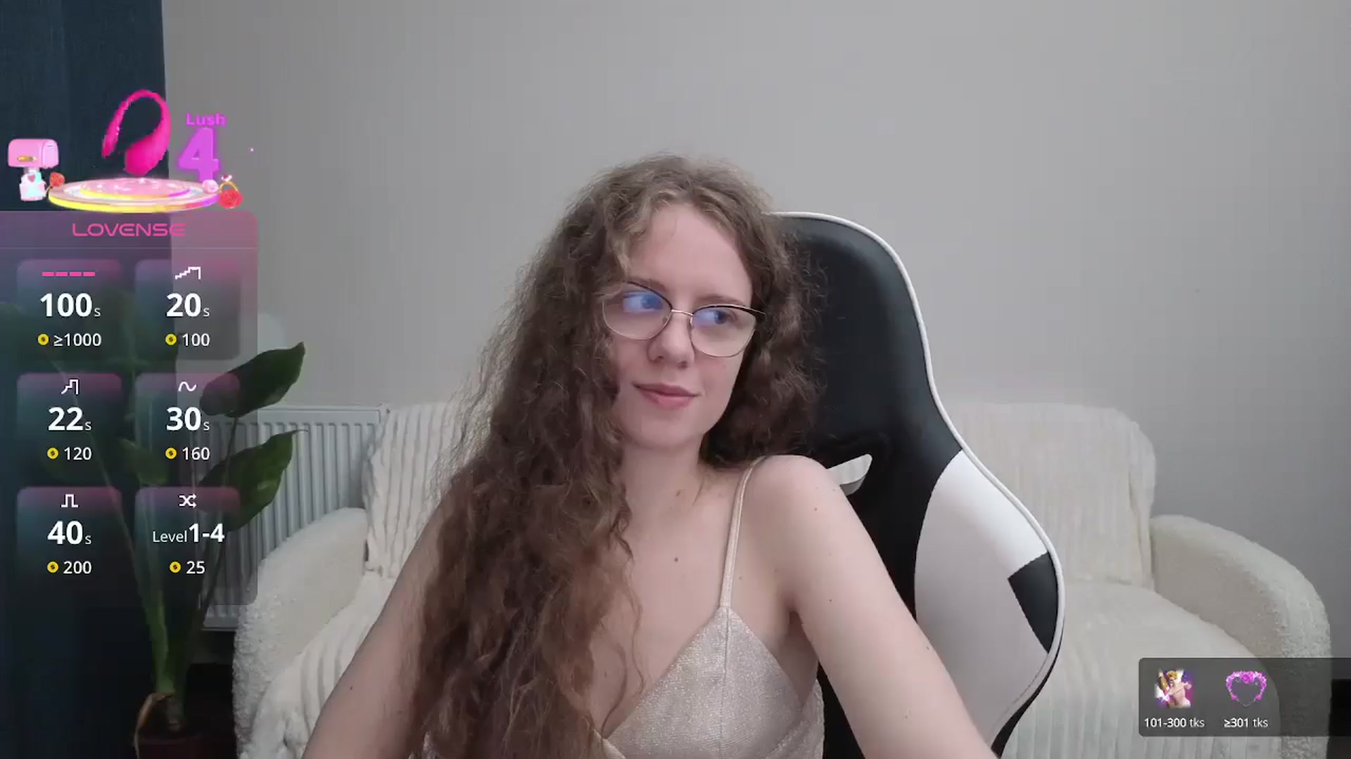 Gallery image thumbnail from BlueFlowerr's myfreecams stream on, 10/12/2025, 16:34 image 7 of 20
