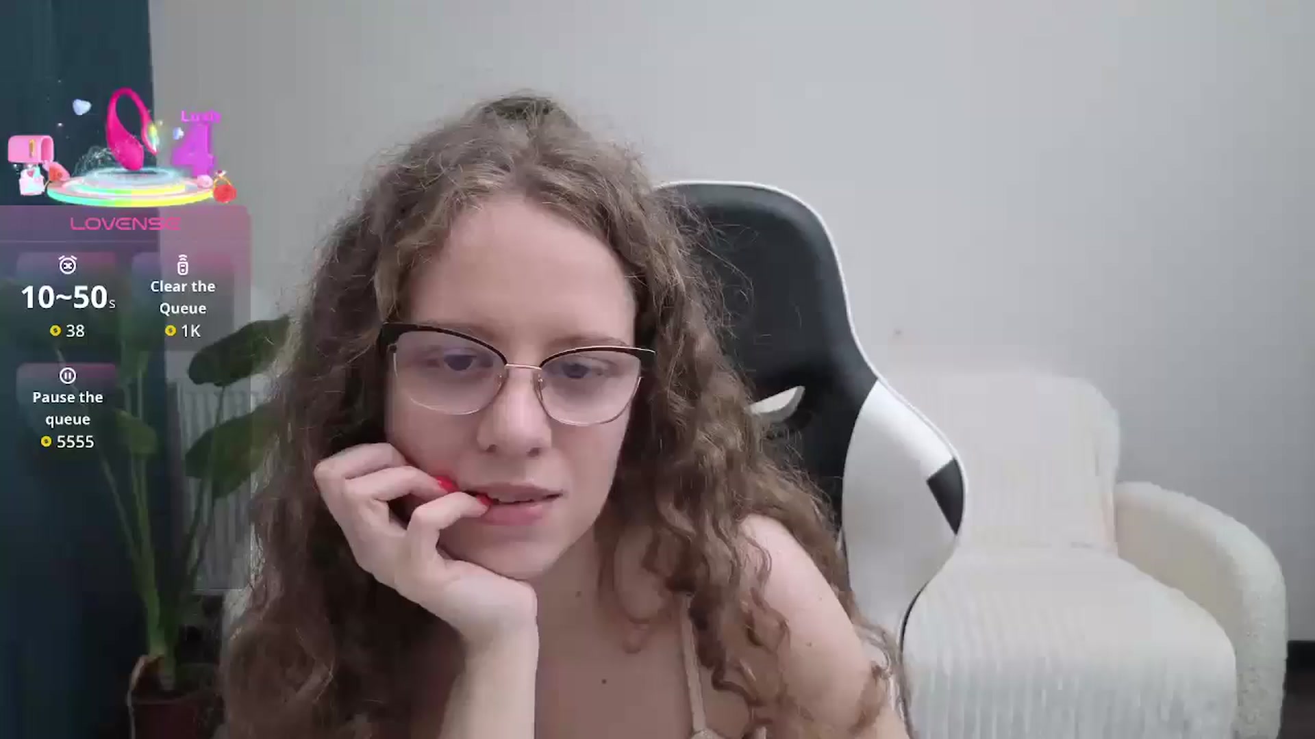 Gallery image thumbnail from BlueFlowerr's myfreecams stream on, 10/12/2025, 16:34 image 19 of 20