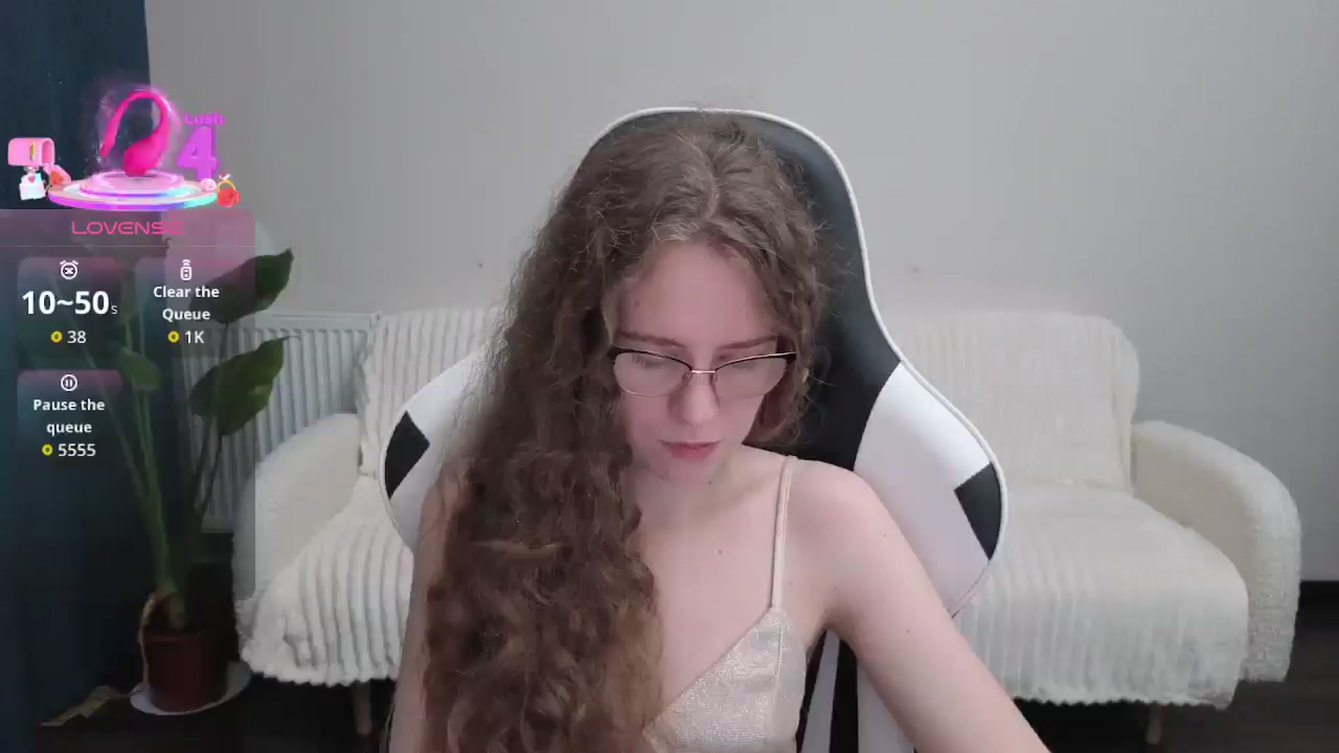 Gallery image thumbnail from BlueFlowerr's myfreecams stream on, 10/12/2025, 16:58 image 10 of 20