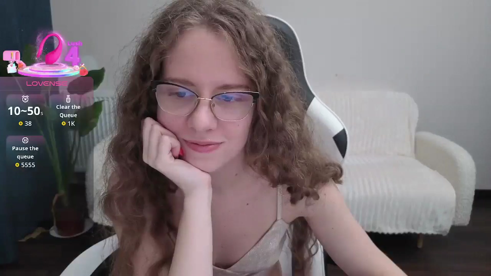 Gallery image thumbnail from BlueFlowerr's myfreecams stream on, 10/12/2025, 16:58 image 2 of 20