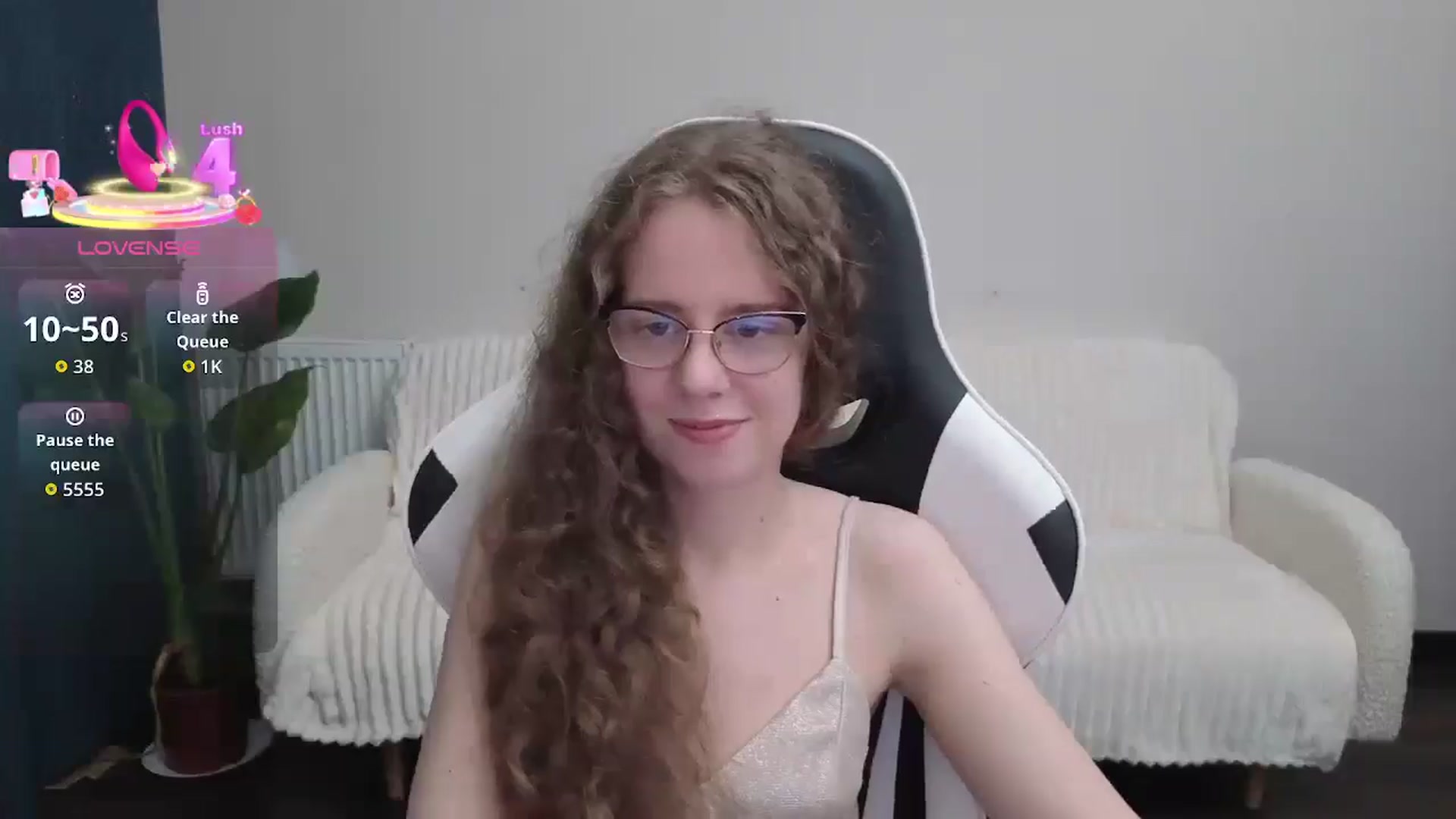Gallery image thumbnail from BlueFlowerr's myfreecams stream on, 10/12/2025, 16:58 image 7 of 20