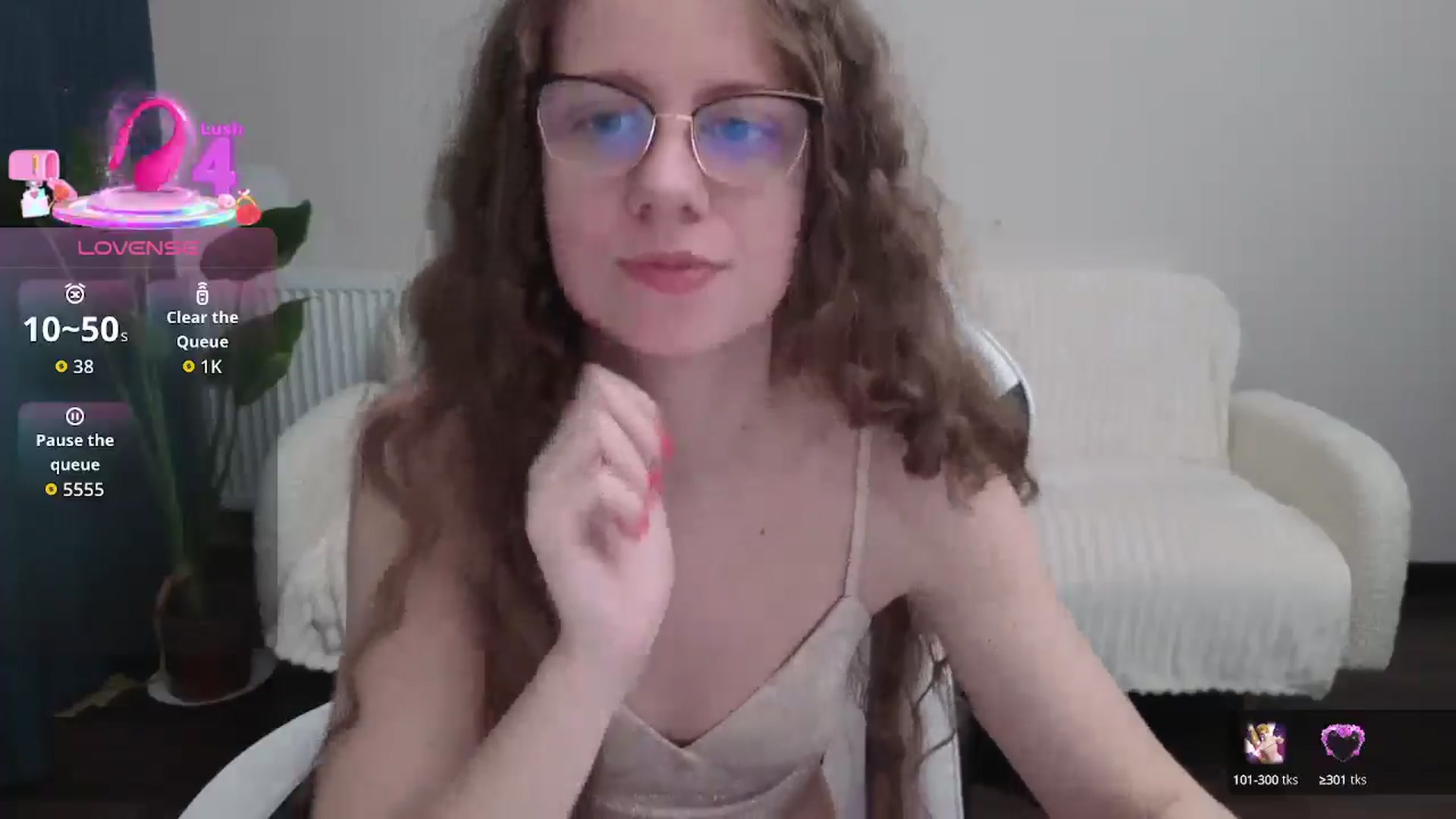 Gallery image thumbnail from BlueFlowerr's myfreecams stream on, 10/12/2025, 16:58 image 4 of 20
