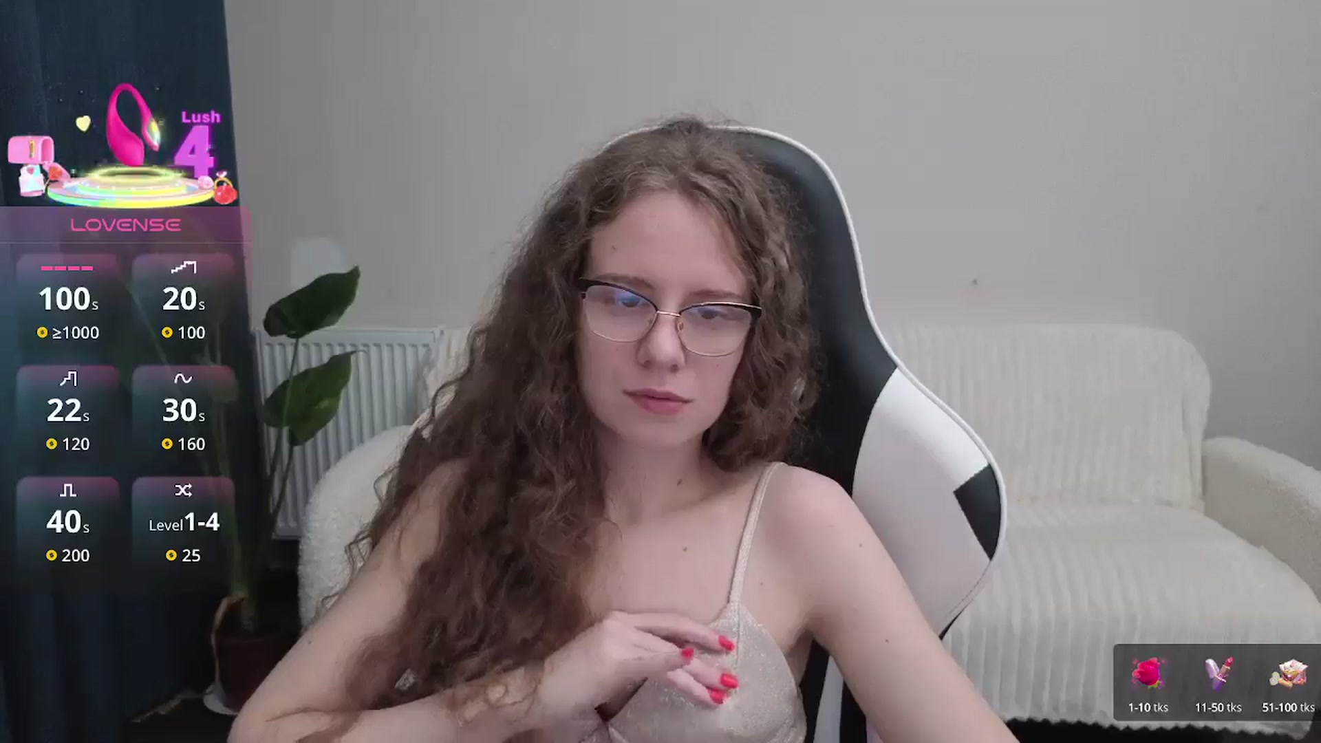 Gallery image thumbnail from BlueFlowerr's myfreecams stream on, 10/12/2025, 18:48 image 4 of 20