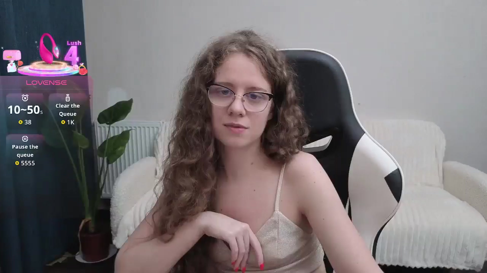 Gallery image thumbnail from BlueFlowerr's myfreecams stream on, 10/12/2025, 18:48 image 15 of 20