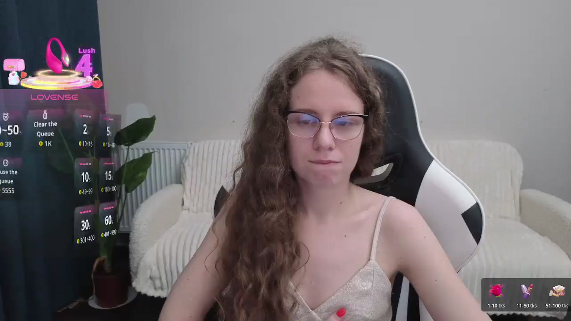 Gallery image thumbnail from BlueFlowerr's myfreecams stream on, 10/12/2025, 18:48 image 7 of 20