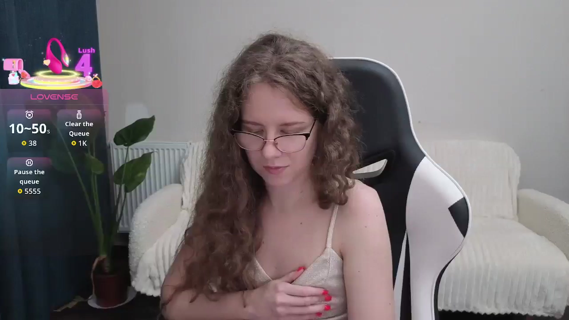 Gallery image thumbnail from BlueFlowerr's myfreecams stream on, 10/12/2025, 18:48 image 20 of 20