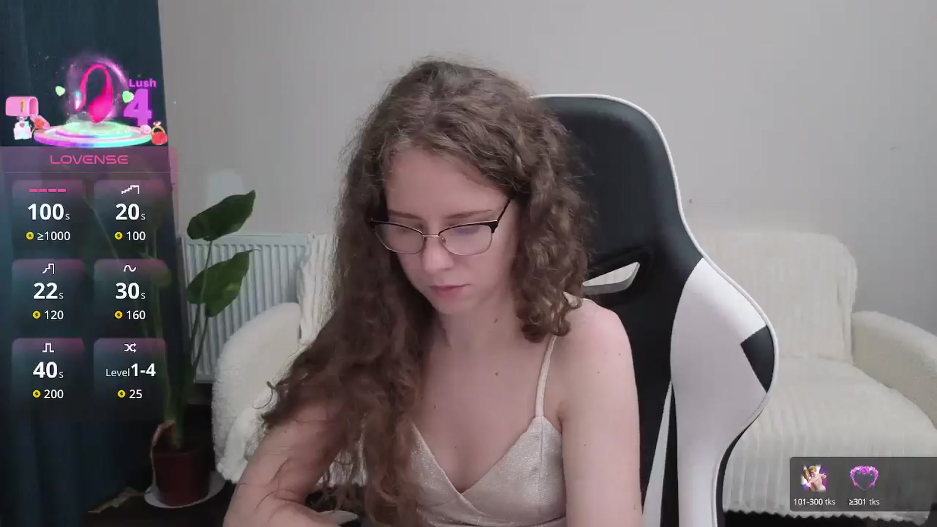 Gallery image thumbnail from BlueFlowerr's myfreecams stream on, 10/12/2025, 18:48 image 19 of 20