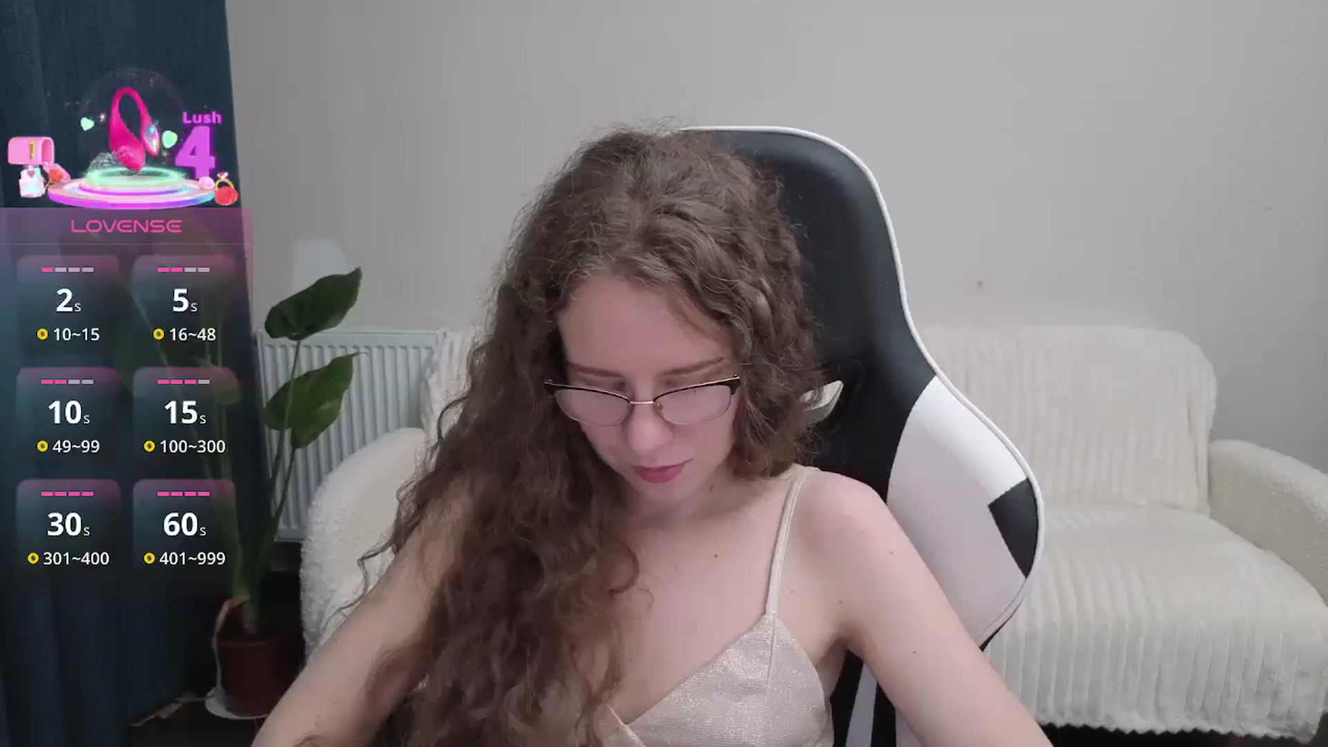 Gallery image thumbnail from BlueFlowerr's myfreecams stream on, 10/12/2025, 18:48 image 3 of 20