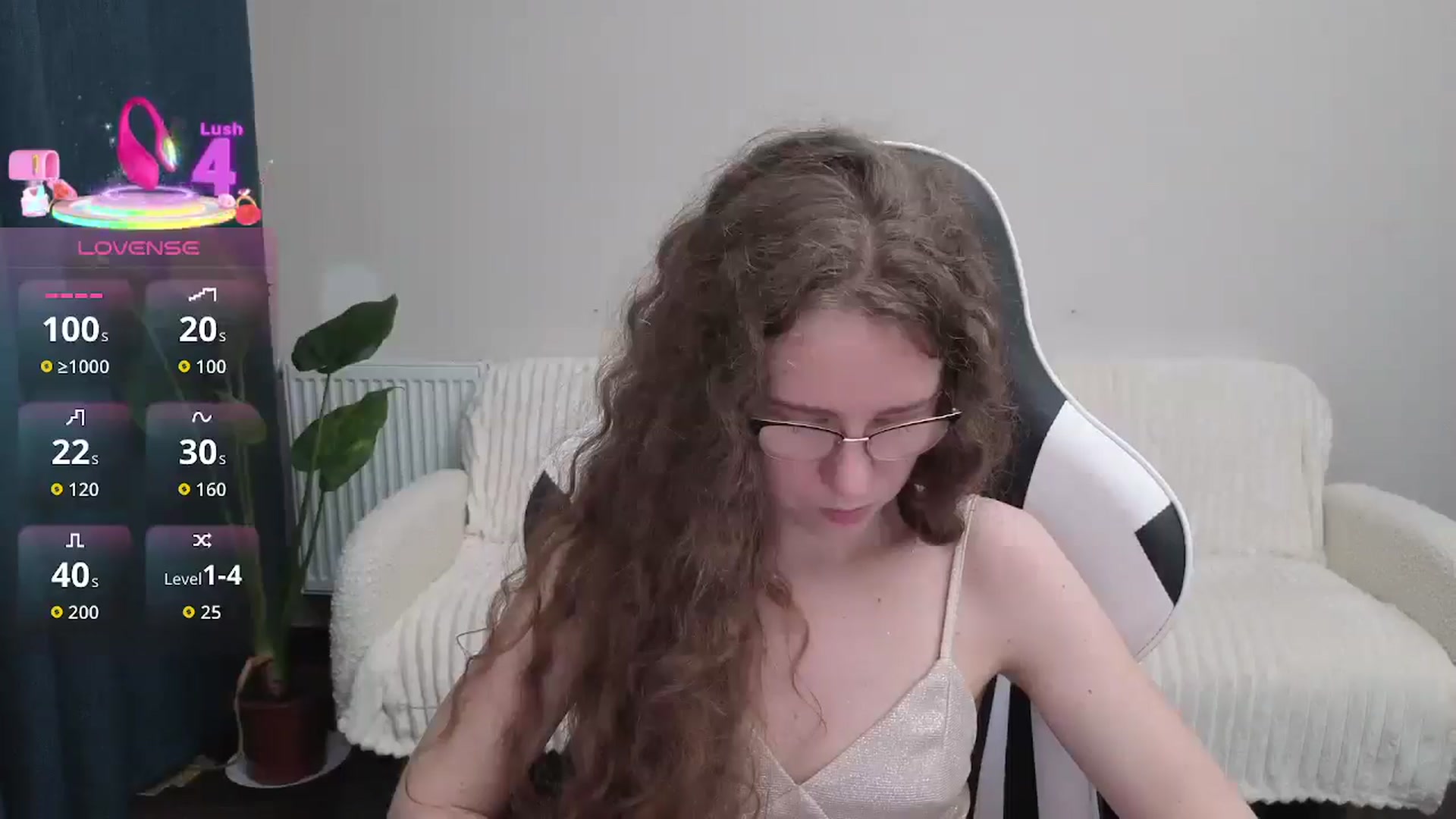 Gallery image thumbnail from BlueFlowerr's myfreecams stream on, 10/12/2025, 18:48 image 9 of 20
