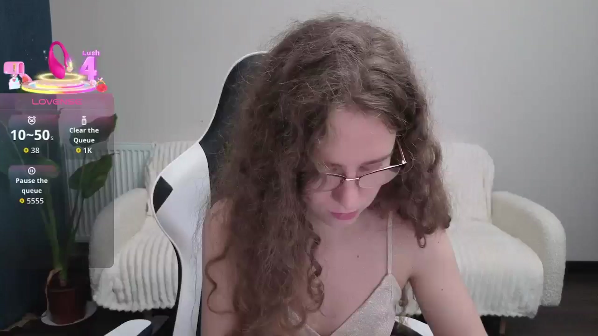 Gallery image thumbnail from BlueFlowerr's myfreecams stream on, 10/12/2025, 20:46 image 19 of 20
