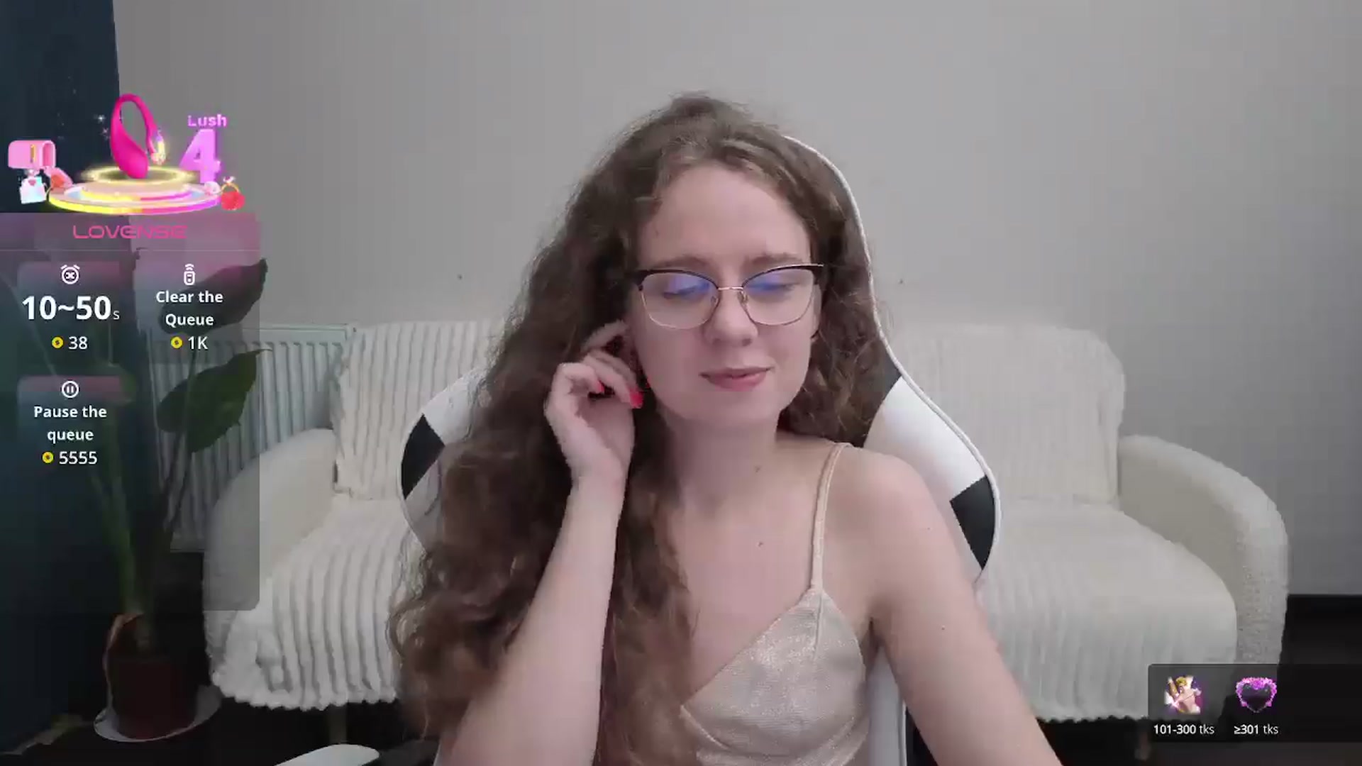 Gallery image thumbnail from BlueFlowerr's myfreecams stream on, 10/12/2025, 20:46 image 17 of 20
