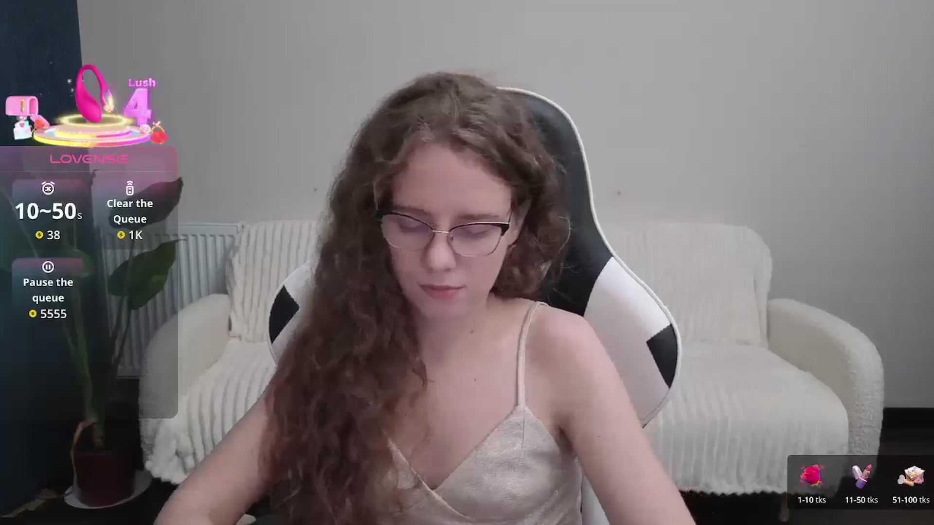 Gallery image thumbnail from BlueFlowerr's myfreecams stream on, 10/12/2025, 20:46 image 15 of 20