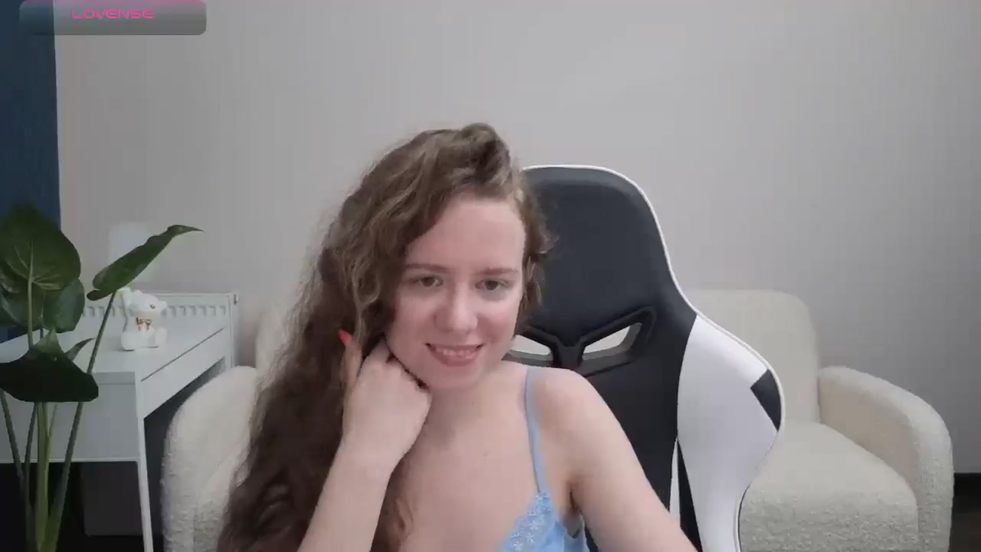 Gallery image thumbnail from BlueFlowerr's myfreecams stream on, 10/13/2025, 18:27 image 14 of 20