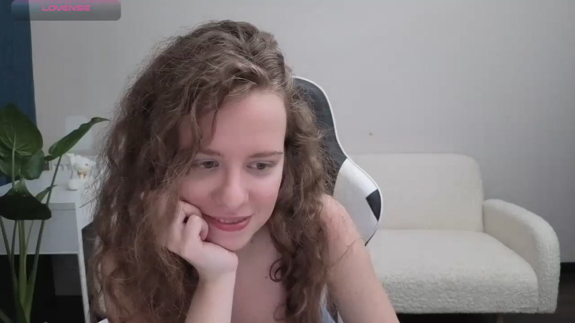 Gallery image thumbnail from BlueFlowerr's myfreecams stream on, 10/13/2025, 21:09 image 13 of 20