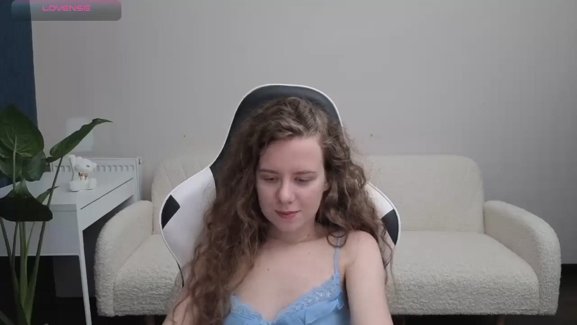 Gallery image thumbnail from BlueFlowerr's myfreecams stream on, 10/13/2025, 21:09 image 12 of 20