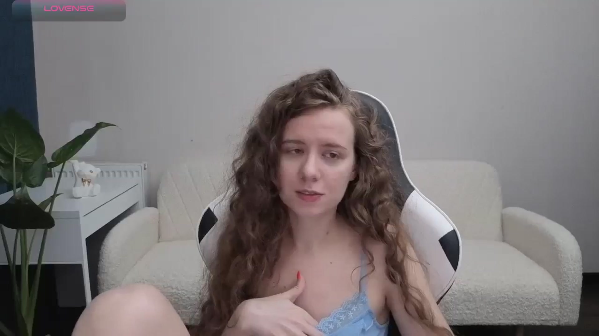 Gallery image thumbnail from BlueFlowerr's myfreecams stream on, 10/13/2025, 21:09 image 2 of 20