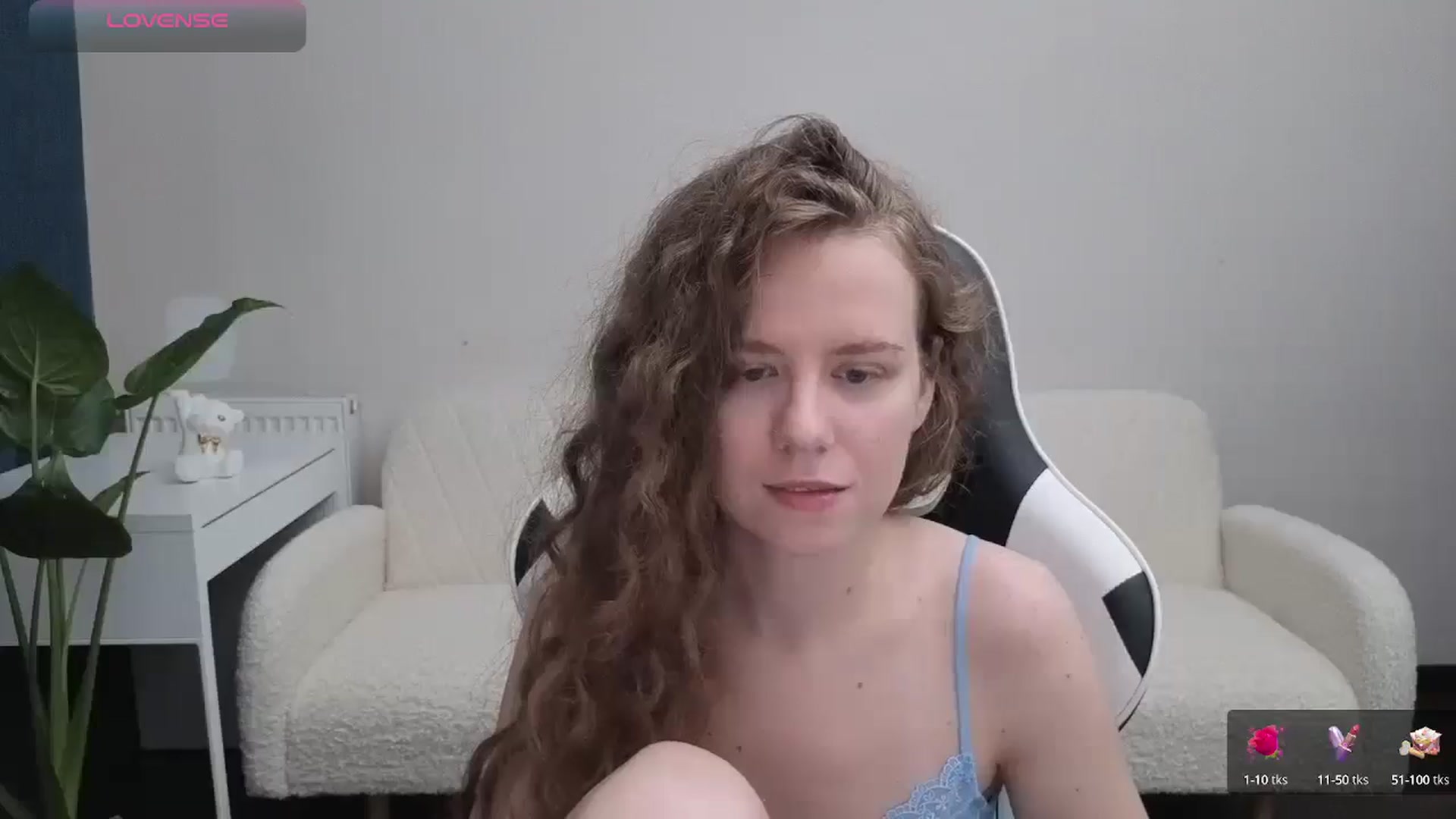 Gallery image thumbnail from BlueFlowerr's myfreecams stream on, 10/13/2025, 21:09 image 5 of 20
