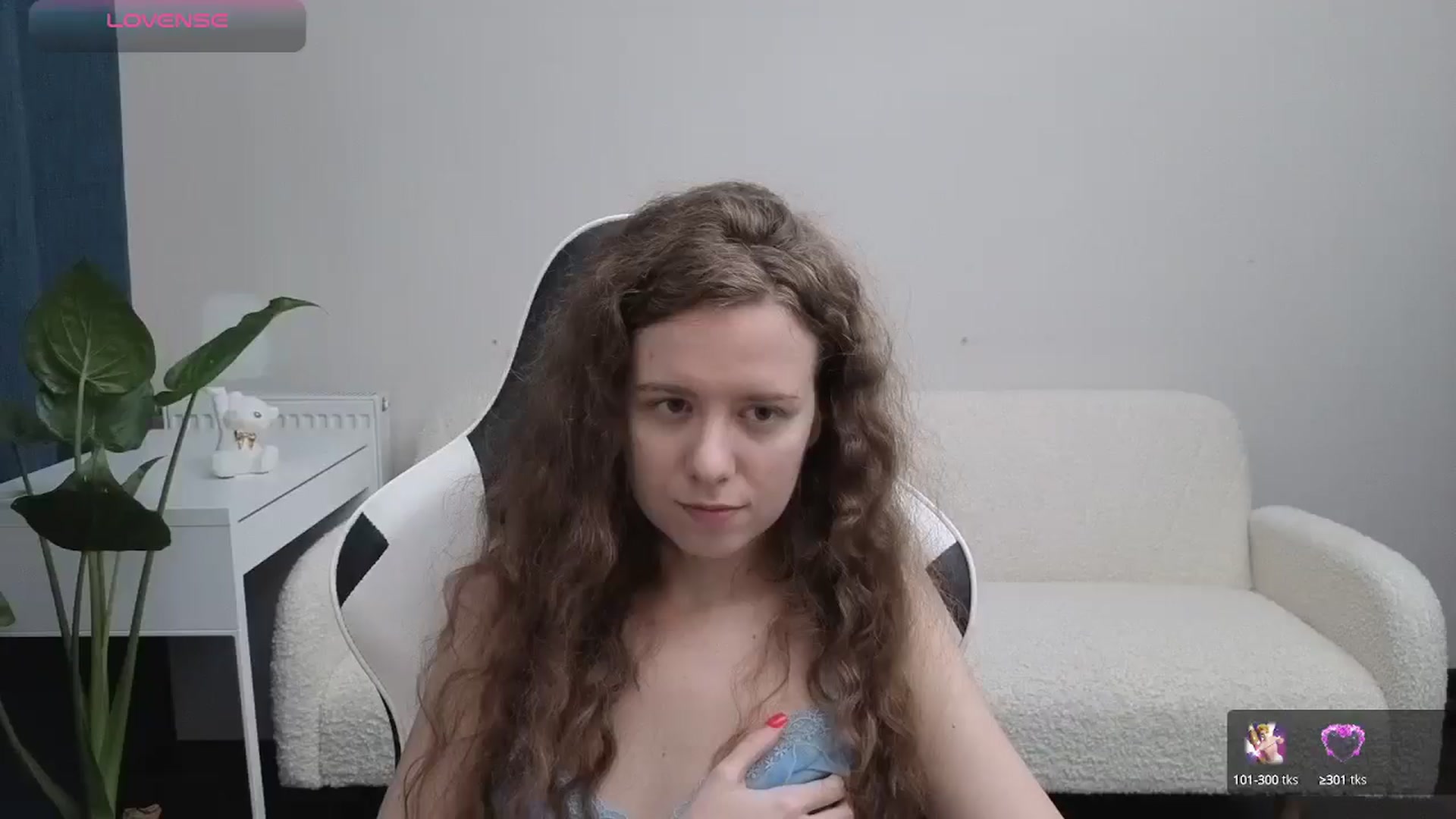 Gallery image thumbnail from BlueFlowerr's myfreecams stream on, 10/13/2025, 22:15 image 17 of 20