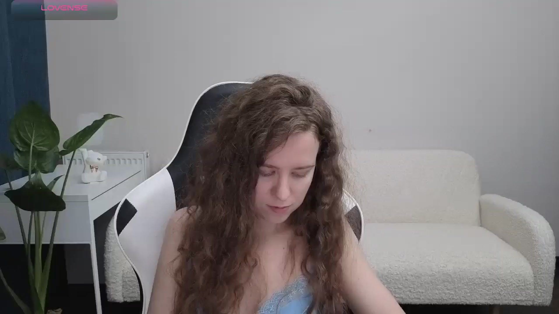 Gallery image thumbnail from BlueFlowerr's myfreecams stream on, 10/13/2025, 22:15 image 15 of 20