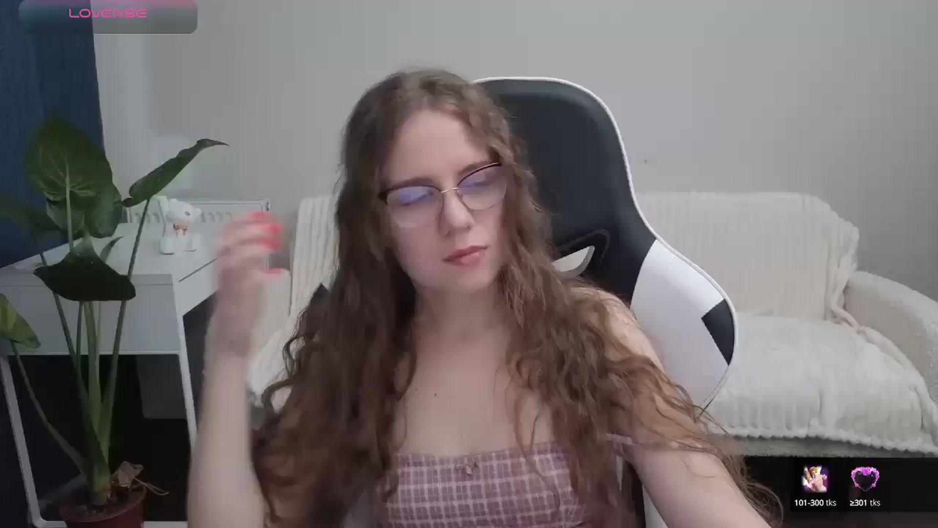 Gallery image thumbnail from BlueFlowerr's myfreecams stream on, 10/14/2025, 14:50 image 1 of 20