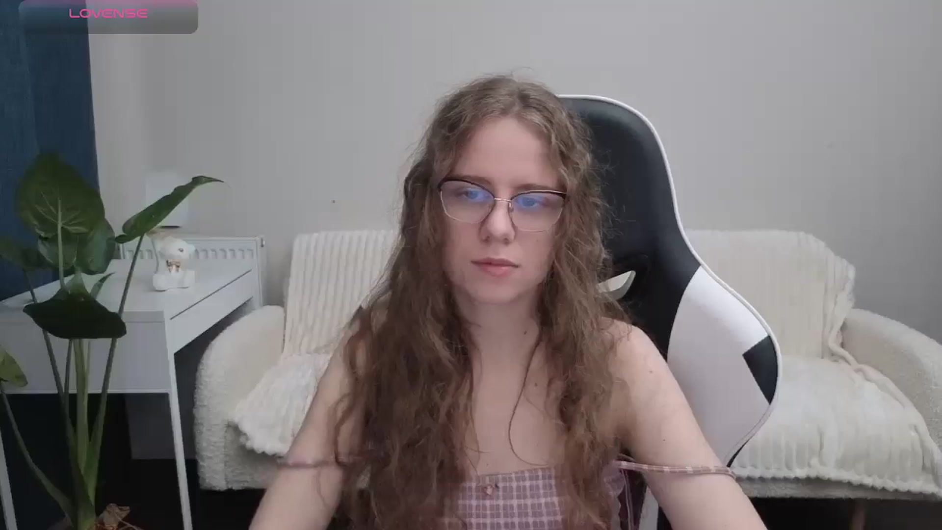 Gallery image thumbnail from BlueFlowerr's myfreecams stream on, 10/14/2025, 14:50 image 19 of 20