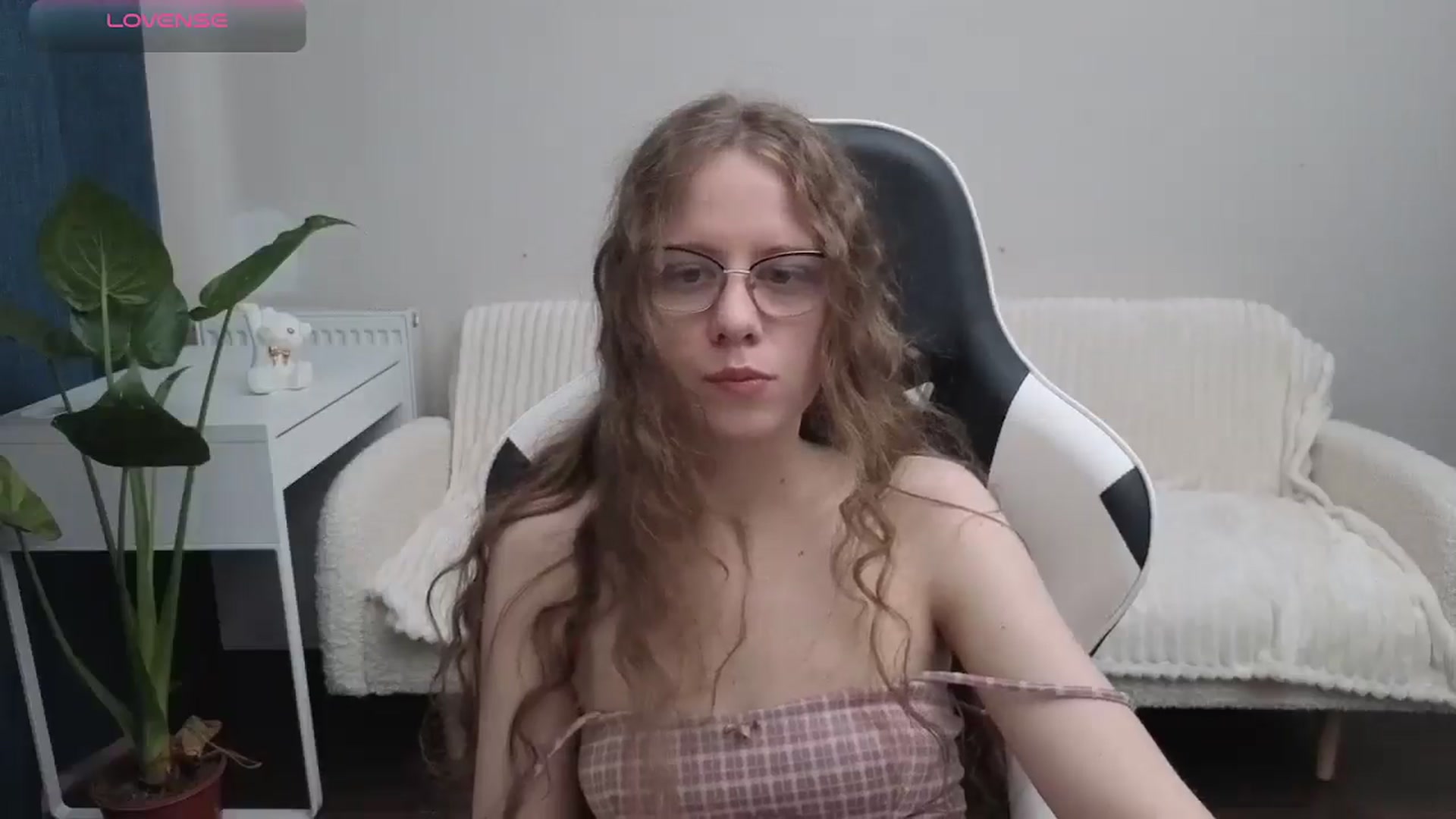 Gallery image thumbnail from BlueFlowerr's myfreecams stream on, 10/14/2025, 14:50 image 3 of 20
