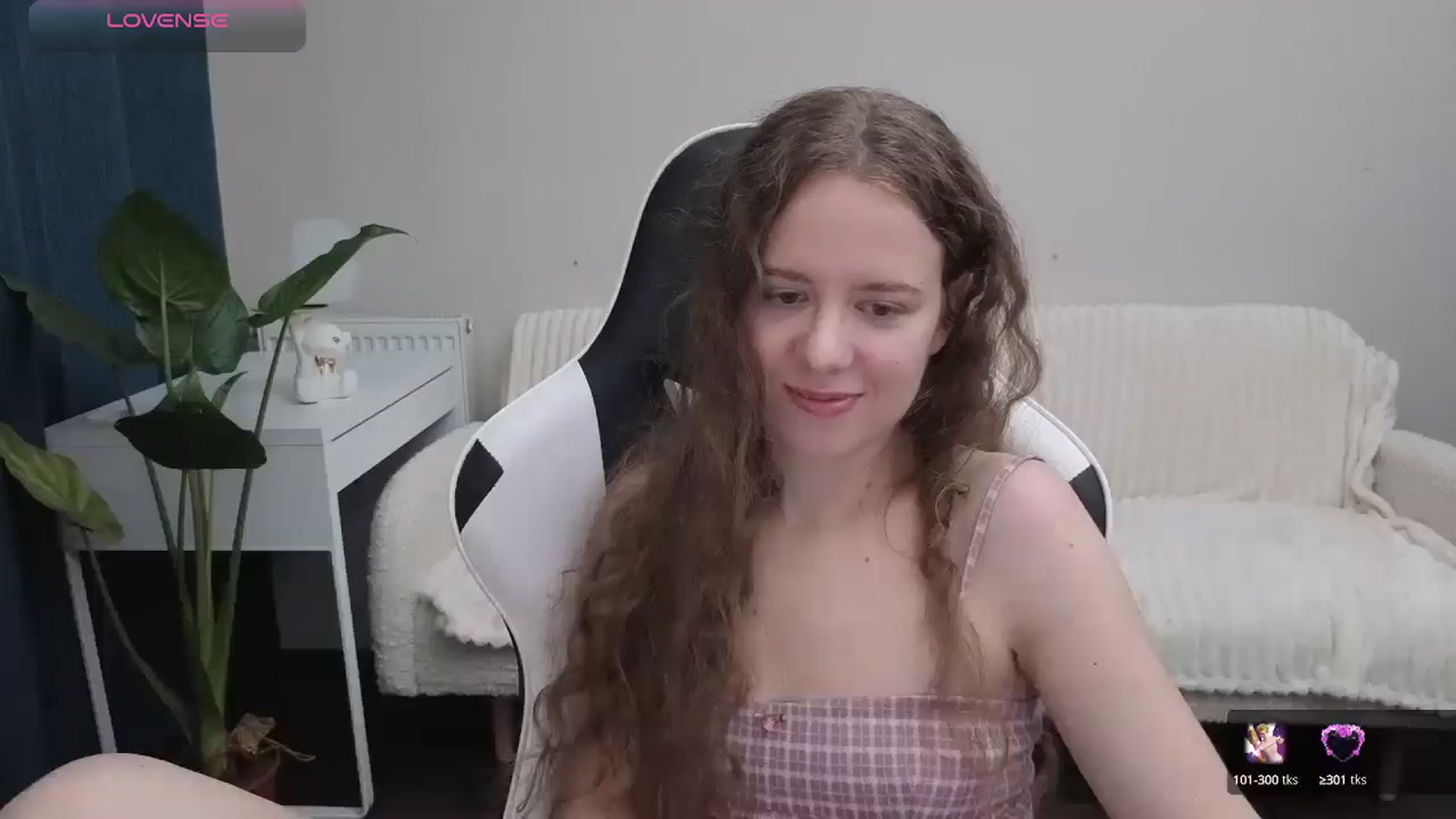 Gallery image thumbnail from BlueFlowerr's myfreecams stream on, 10/14/2025, 17:43 image 2 of 20