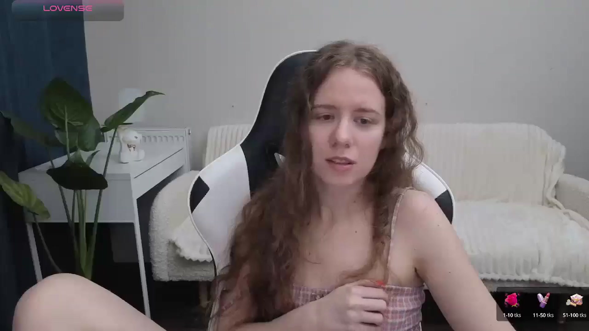 Gallery image thumbnail from BlueFlowerr's myfreecams stream on, 10/14/2025, 17:43 image 11 of 20
