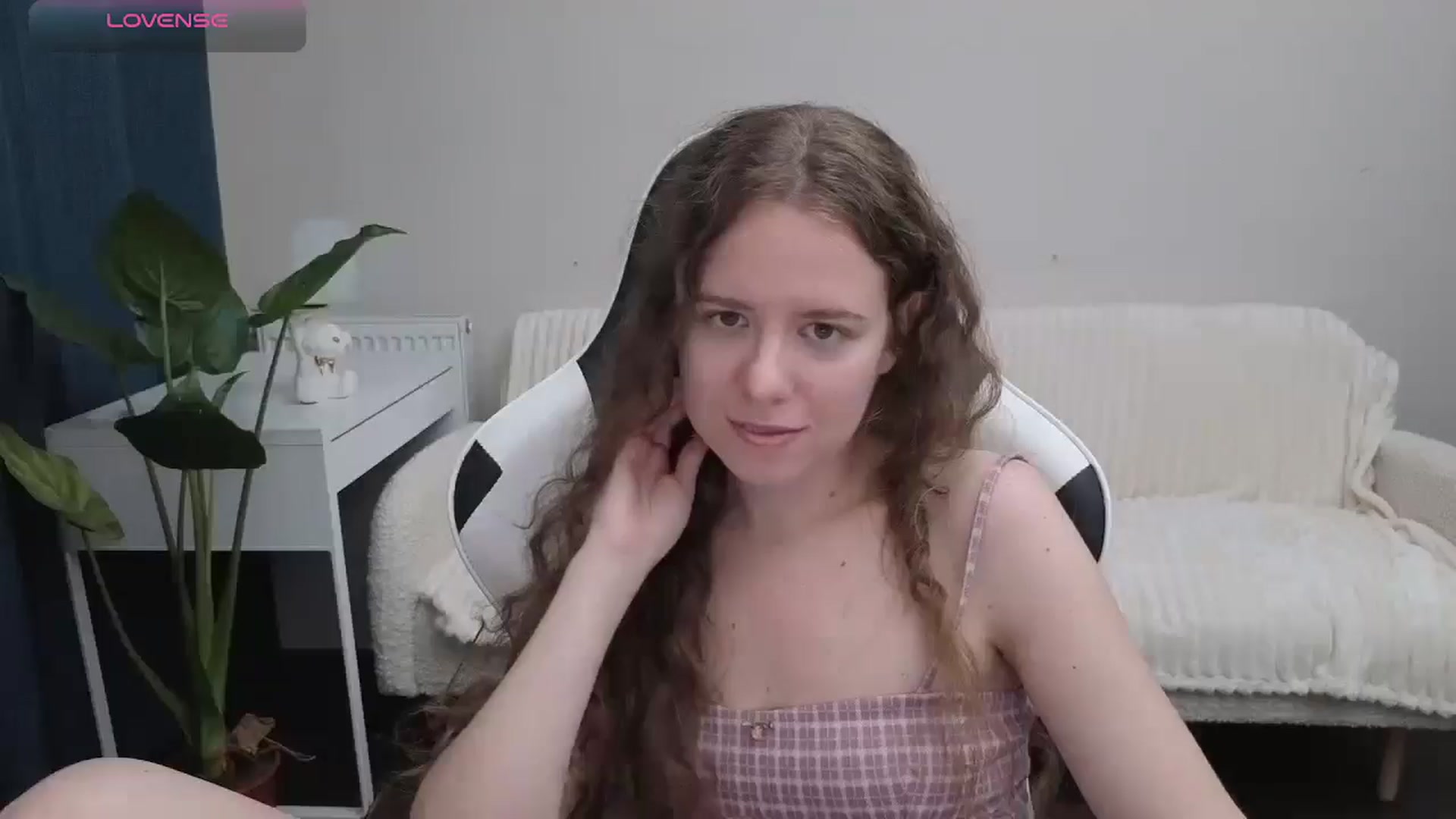 Gallery image thumbnail from BlueFlowerr's myfreecams stream on, 10/14/2025, 17:43 image 3 of 20