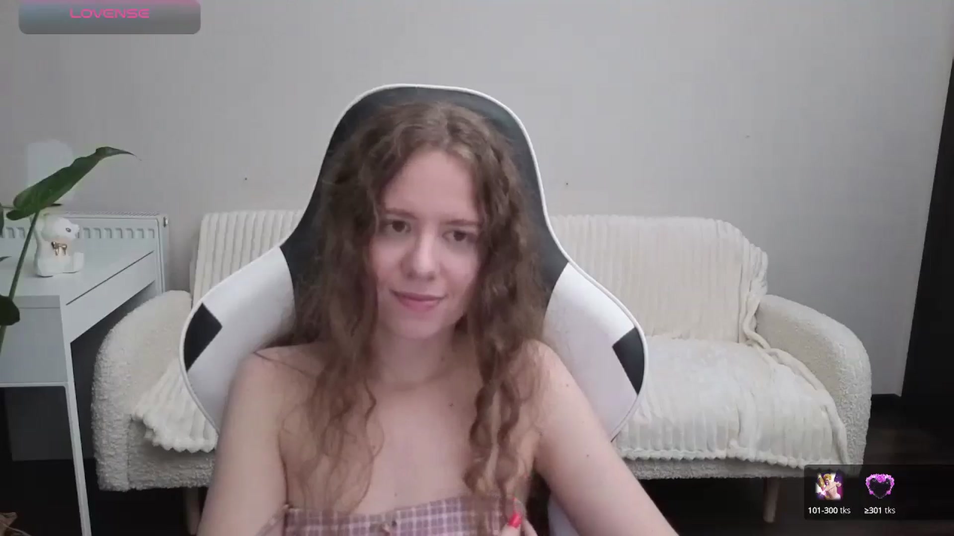 Gallery image thumbnail from BlueFlowerr's myfreecams stream on, 10/14/2025, 20:02 image 2 of 20