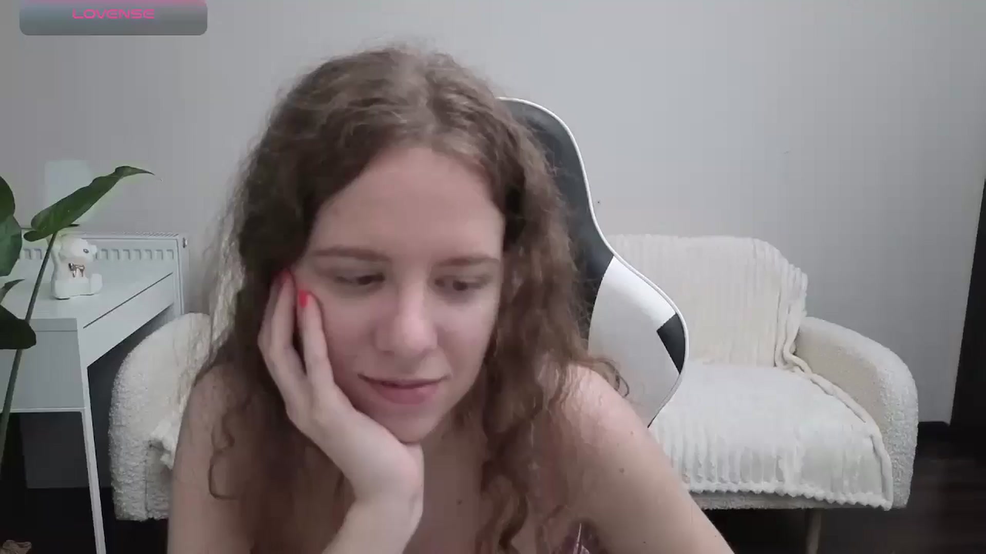 Gallery image thumbnail from BlueFlowerr's myfreecams stream on, 10/14/2025, 22:05 image 17 of 20