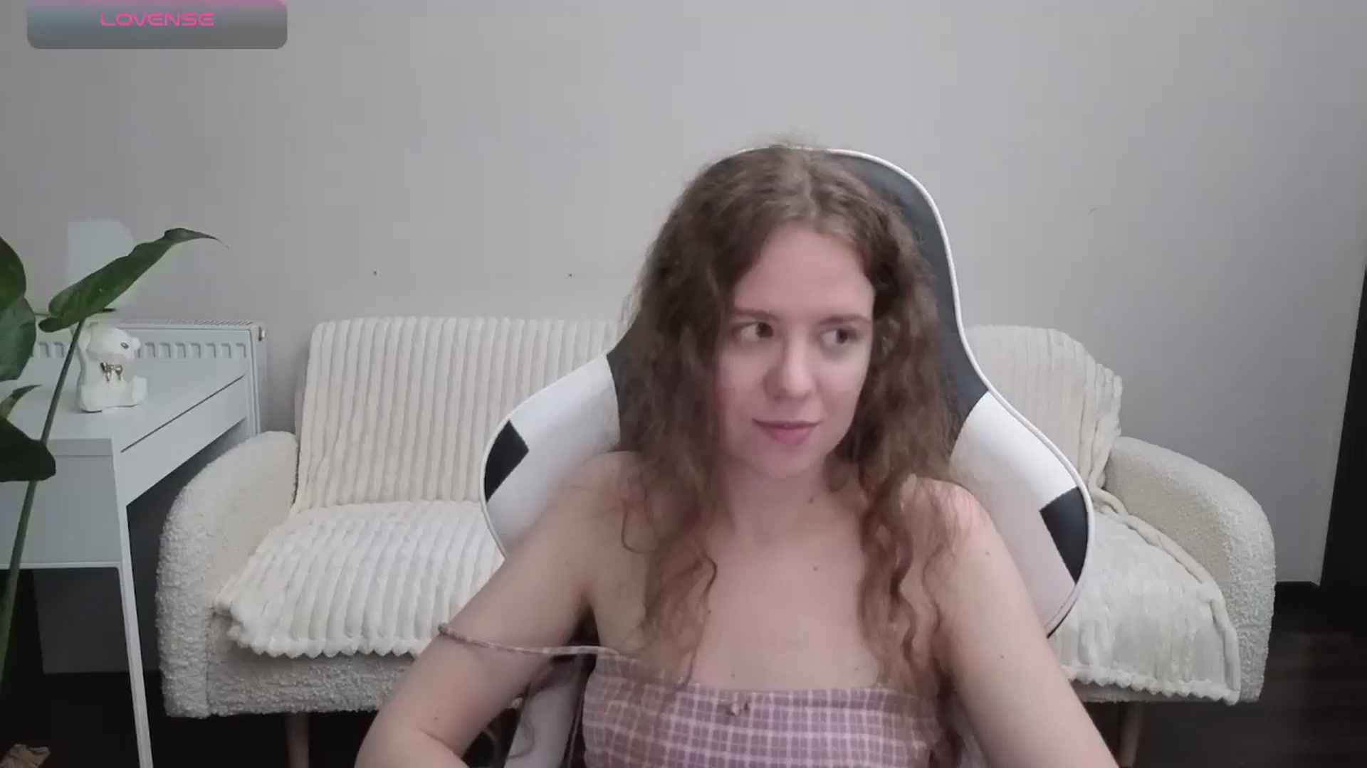 Gallery image thumbnail from BlueFlowerr's myfreecams stream on, 10/14/2025, 22:05 image 14 of 20