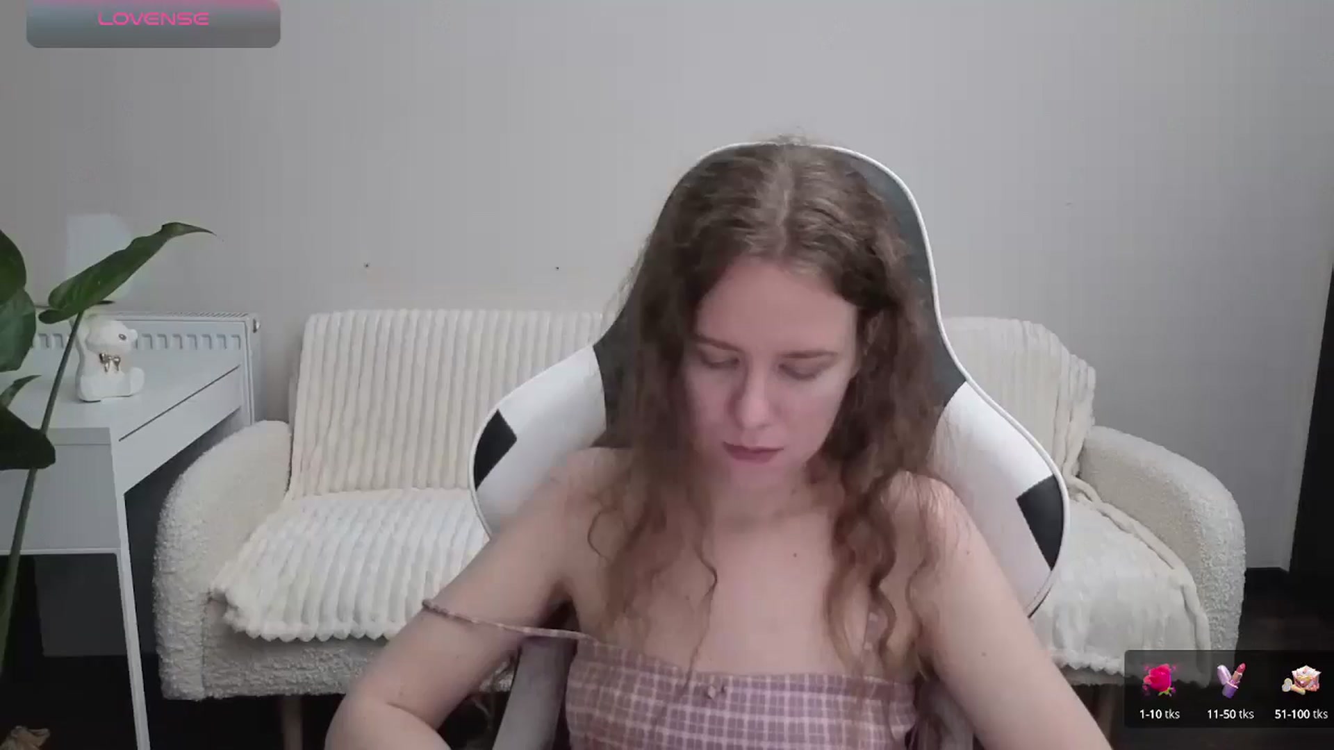 Gallery image thumbnail from BlueFlowerr's myfreecams stream on, 10/14/2025, 22:05 image 13 of 20