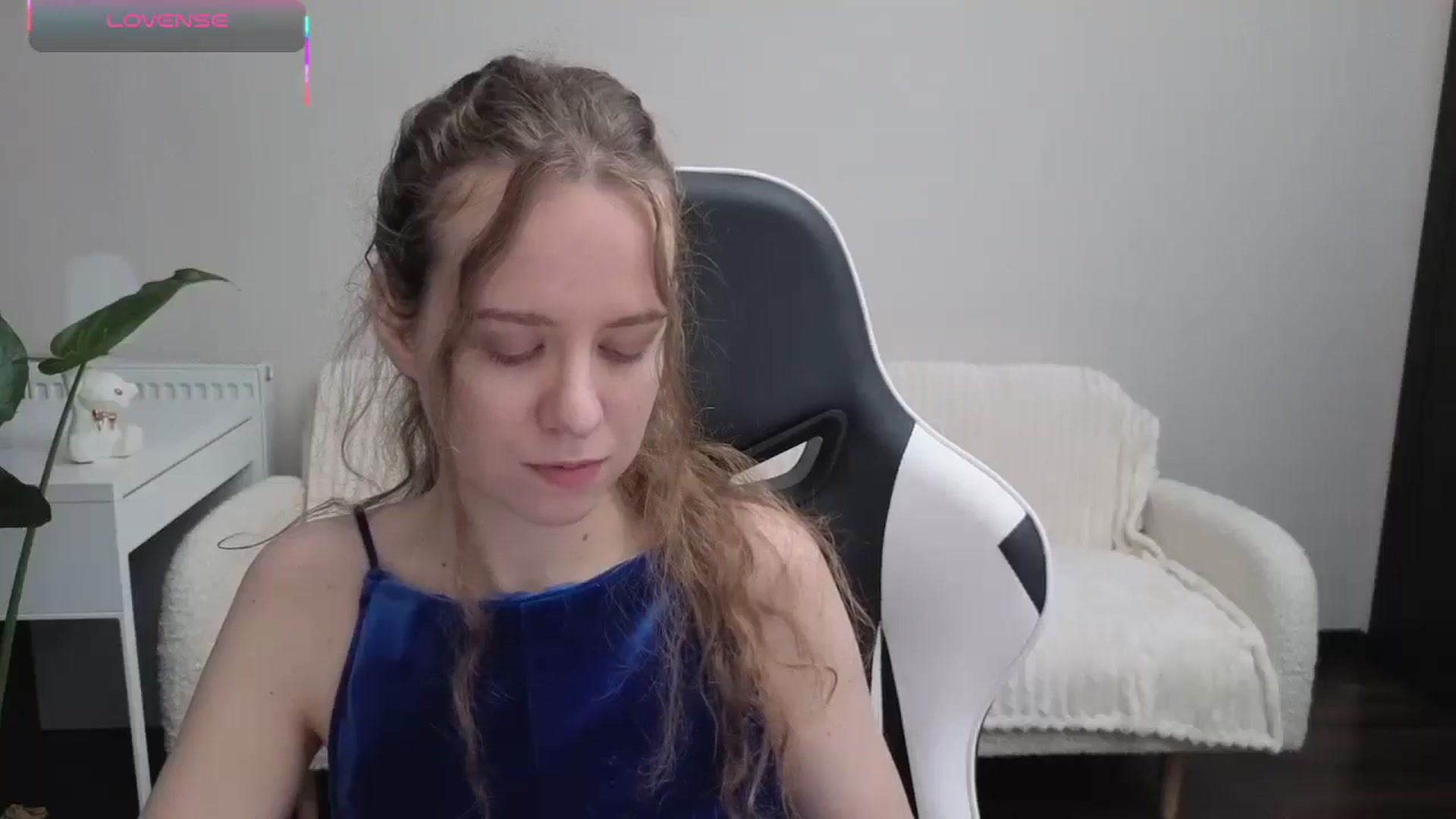 Gallery image thumbnail from BlueFlowerr's myfreecams stream on, 10/15/2025, 16:48 image 12 of 20