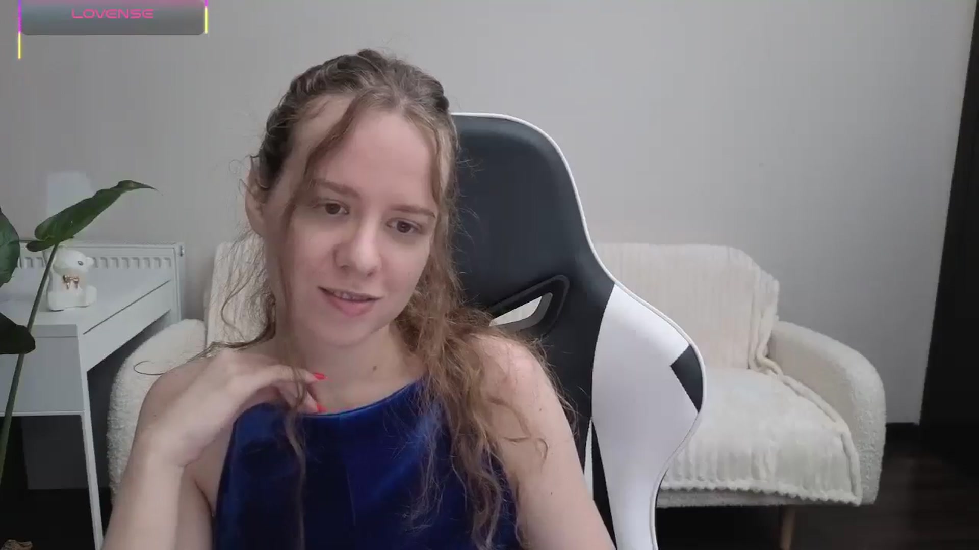Gallery image thumbnail from BlueFlowerr's myfreecams stream on, 10/15/2025, 16:48 image 13 of 20