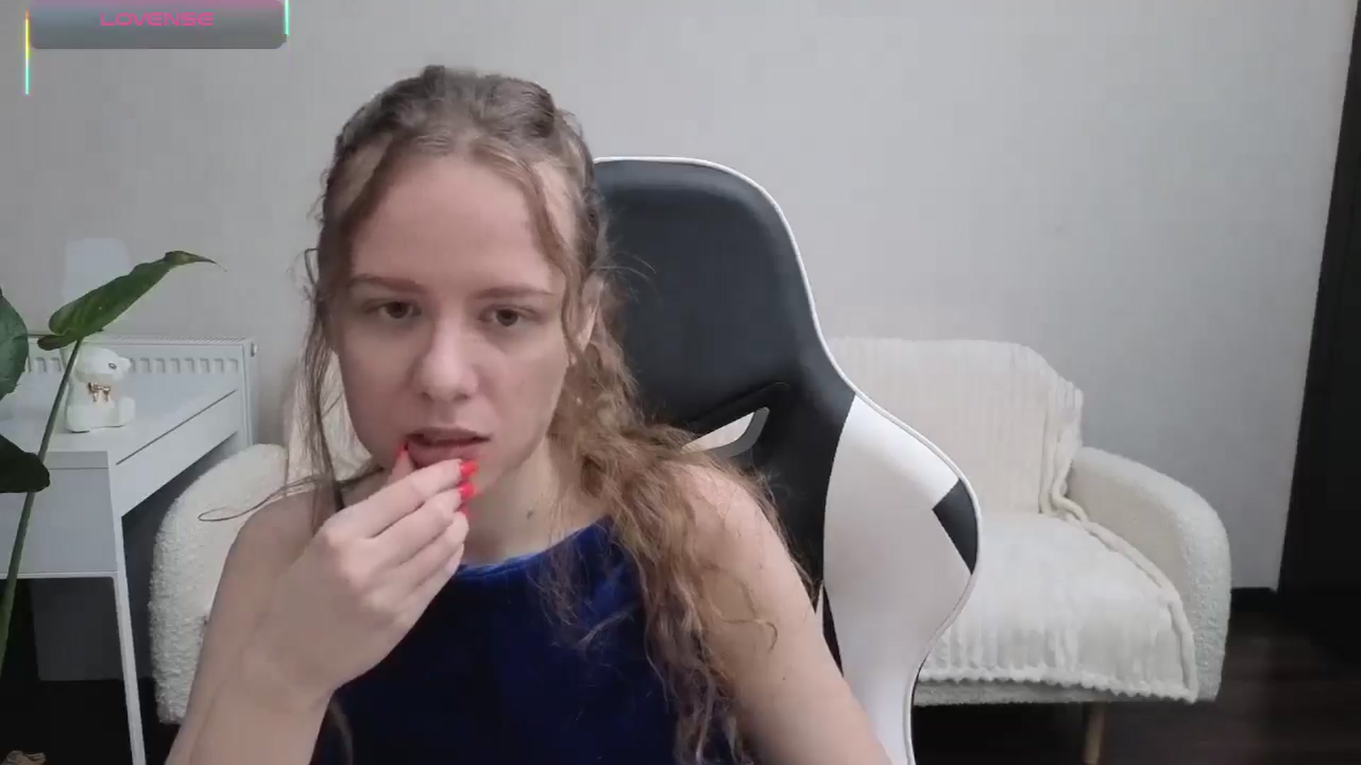 Gallery image thumbnail from BlueFlowerr's myfreecams stream on, 10/15/2025, 16:48 image 11 of 20