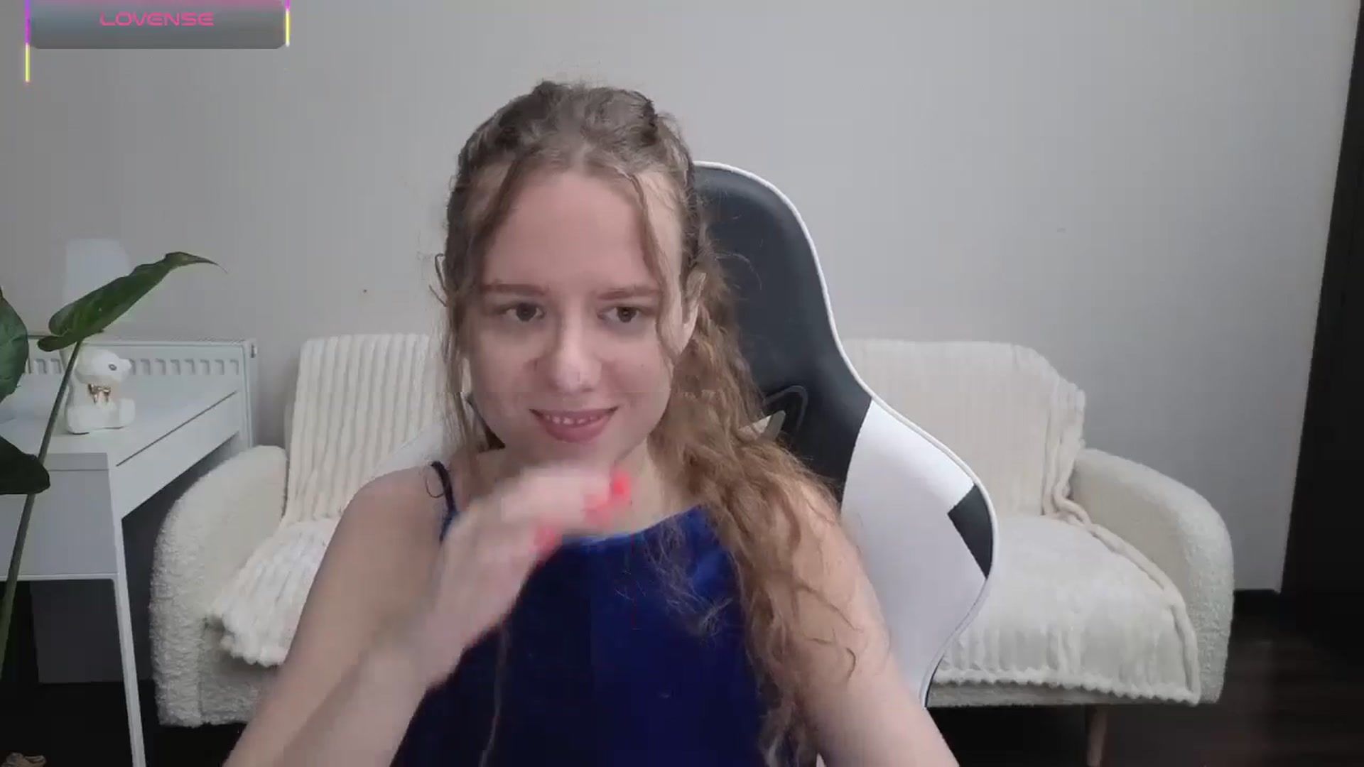 Gallery image thumbnail from BlueFlowerr's myfreecams stream on, 10/15/2025, 16:48 image 5 of 20