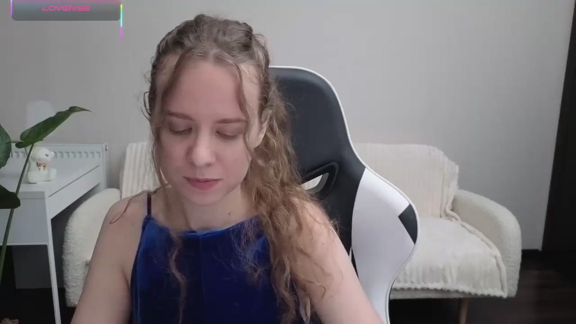 Gallery image thumbnail from BlueFlowerr's myfreecams stream on, 10/15/2025, 16:48 image 7 of 20