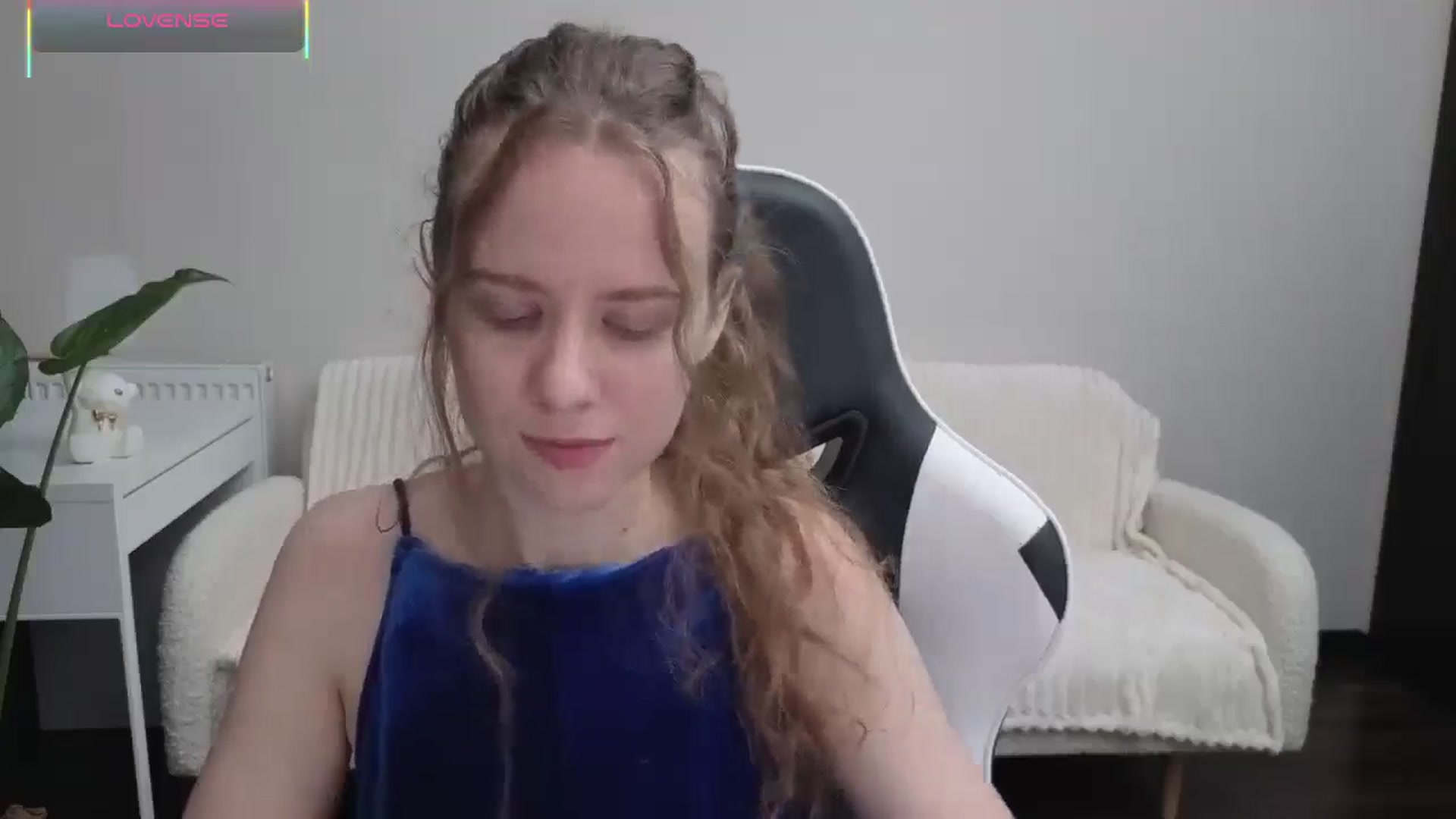 Gallery image thumbnail from BlueFlowerr's myfreecams stream on, 10/15/2025, 16:48 image 6 of 20