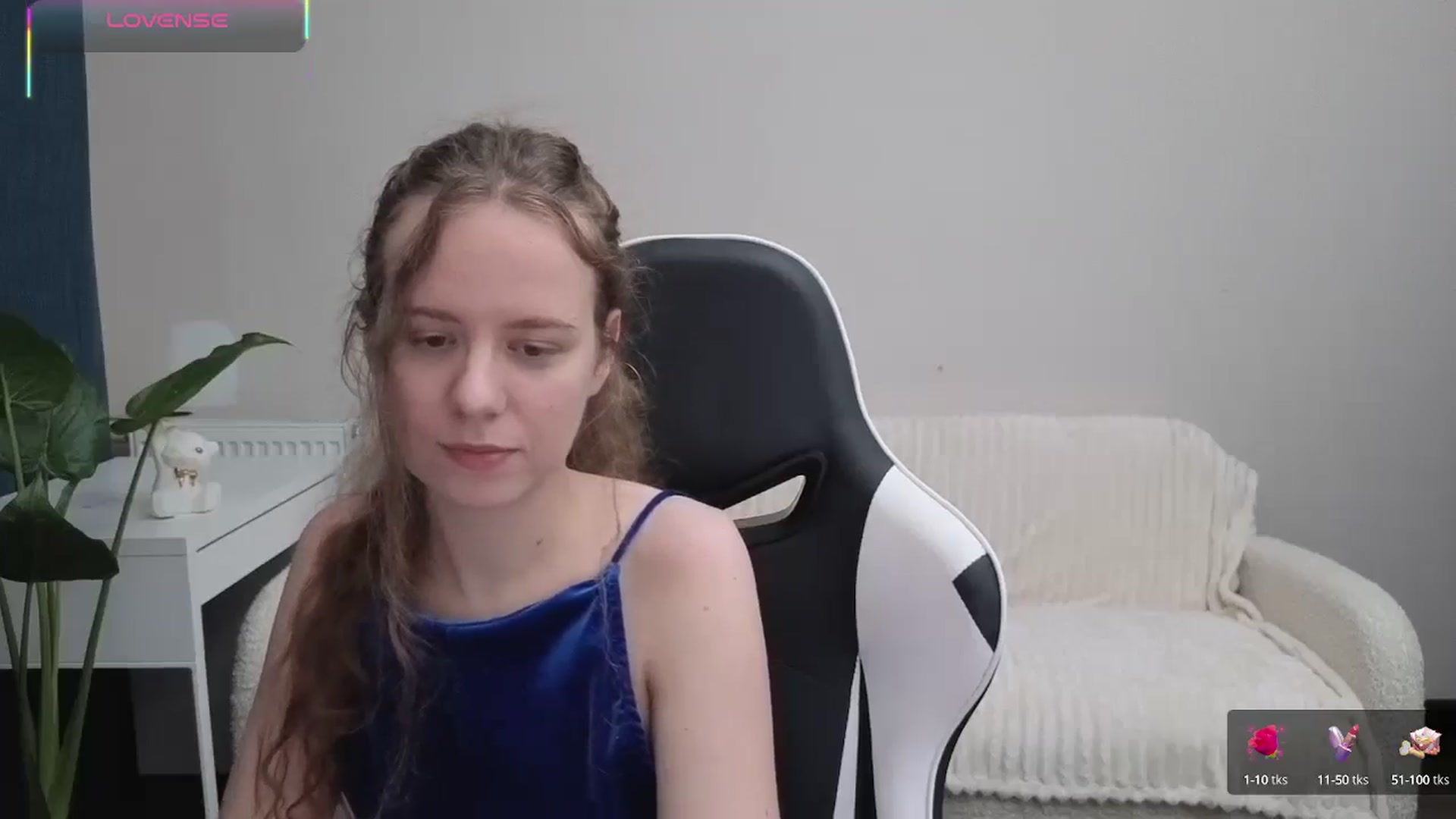 Gallery image thumbnail from BlueFlowerr's myfreecams stream on, 10/15/2025, 19:23 image 18 of 20