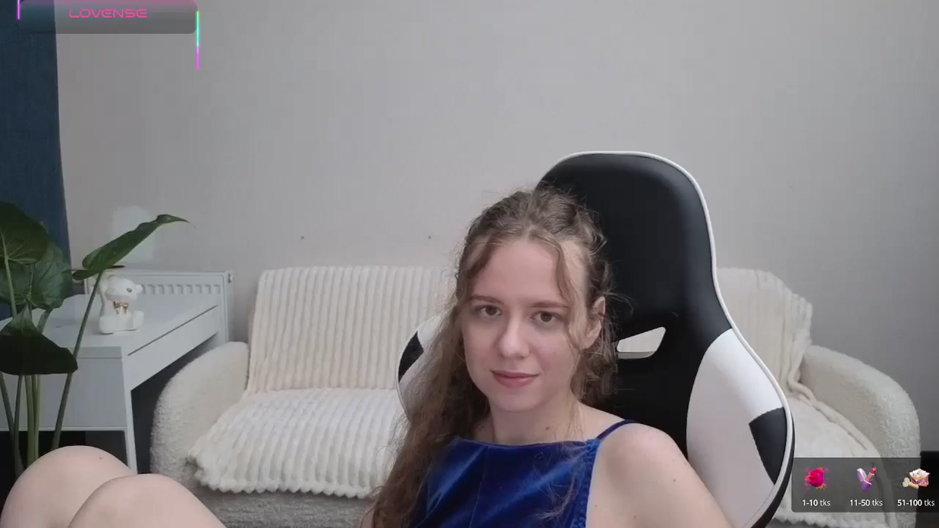 Gallery image thumbnail from BlueFlowerr's myfreecams stream on, 10/15/2025, 19:23 image 13 of 20