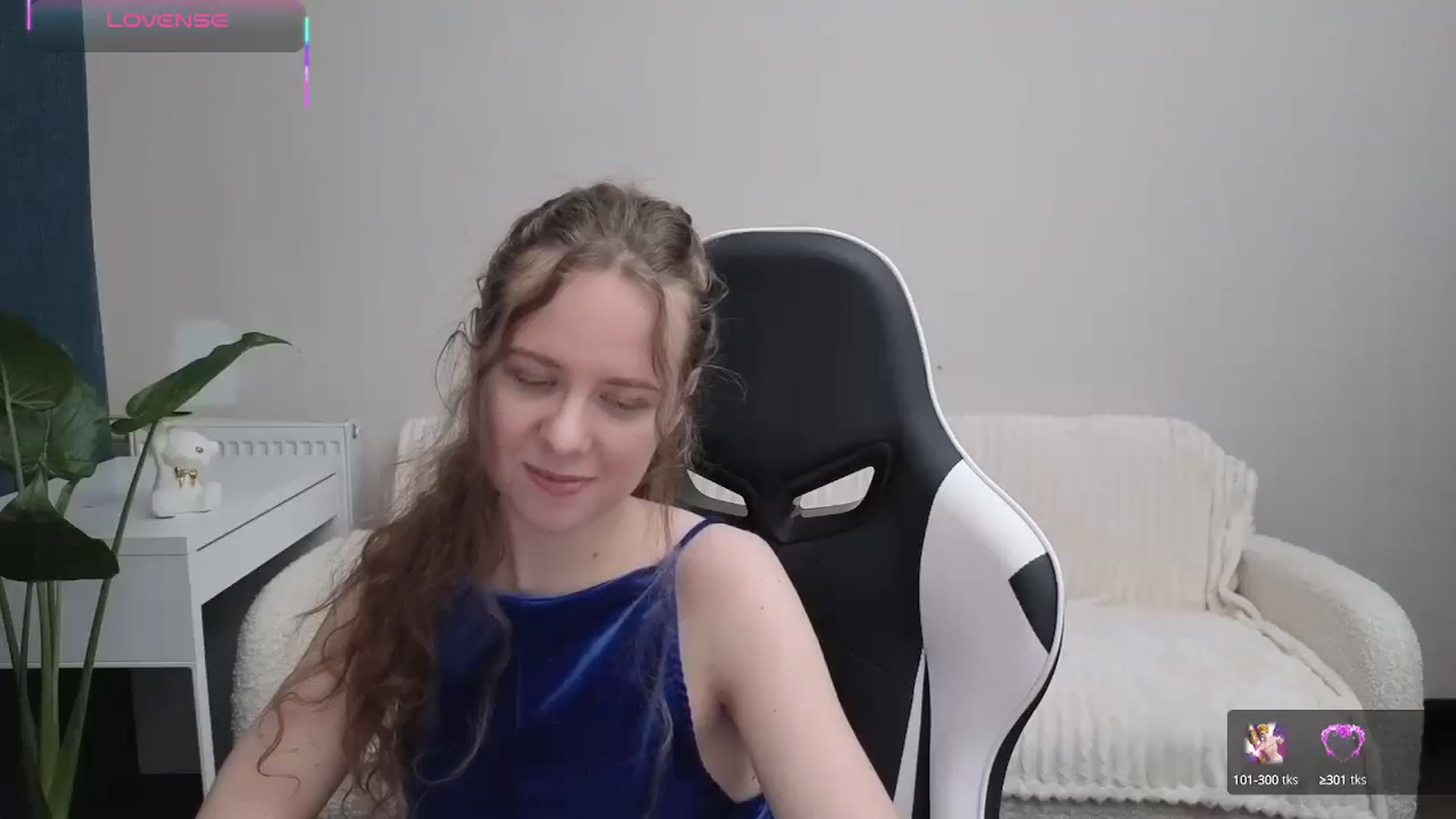 Gallery image thumbnail from BlueFlowerr's myfreecams stream on, 10/15/2025, 19:23 image 11 of 20