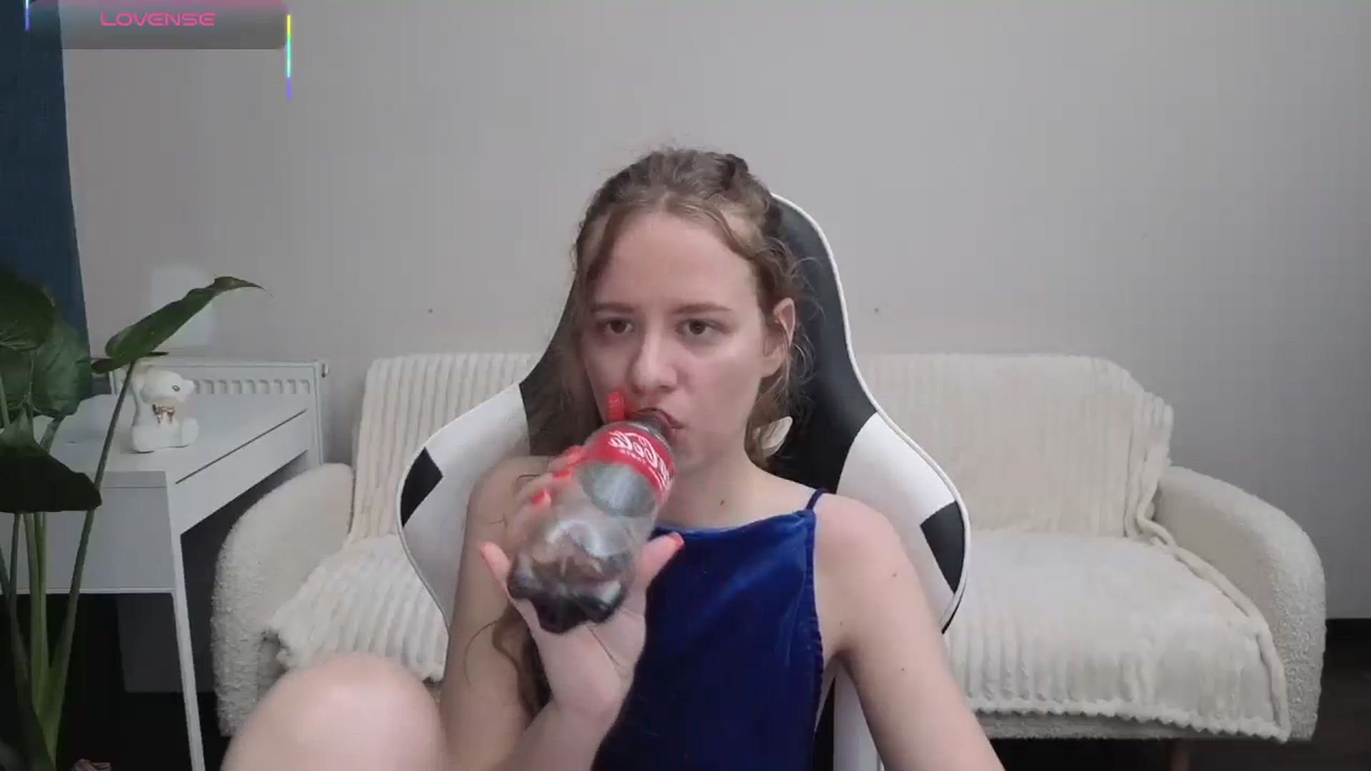 Gallery image thumbnail from BlueFlowerr's myfreecams stream on, 10/15/2025, 20:09 image 2 of 20