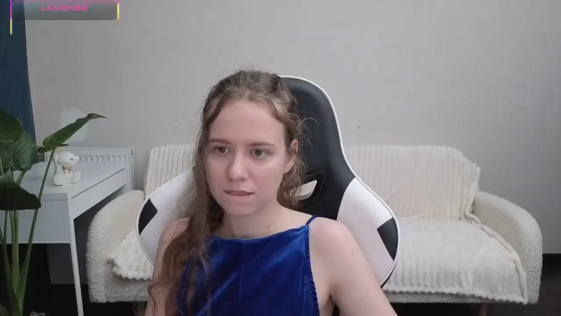Gallery image thumbnail from BlueFlowerr's myfreecams stream on, 10/15/2025, 20:09 image 10 of 20